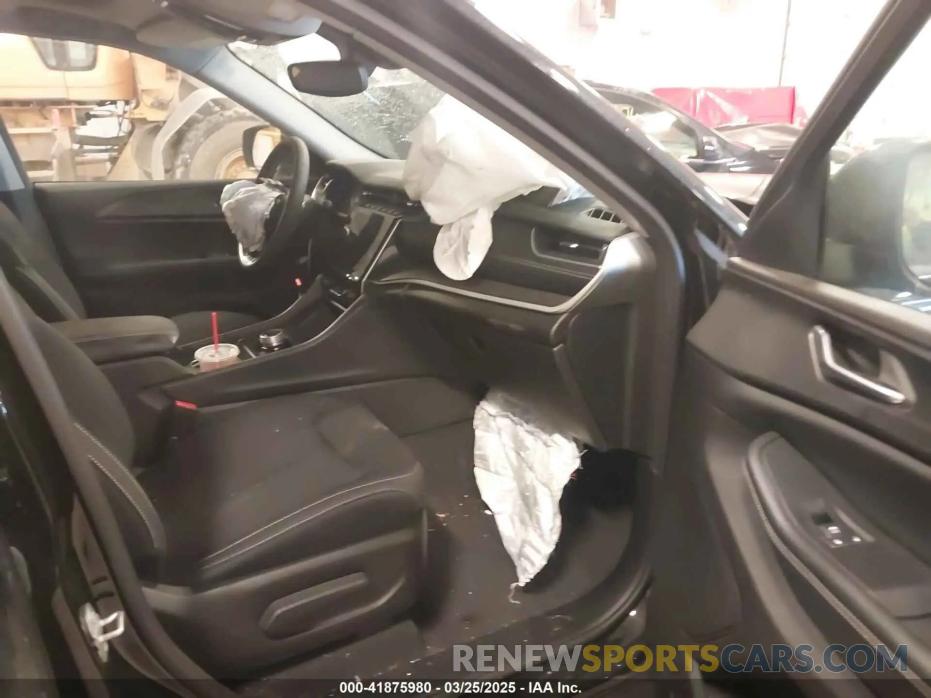 5 Photograph of a damaged car 1C4RJKAG7R8932965 JEEP GRAND CHEROKEE L 2024