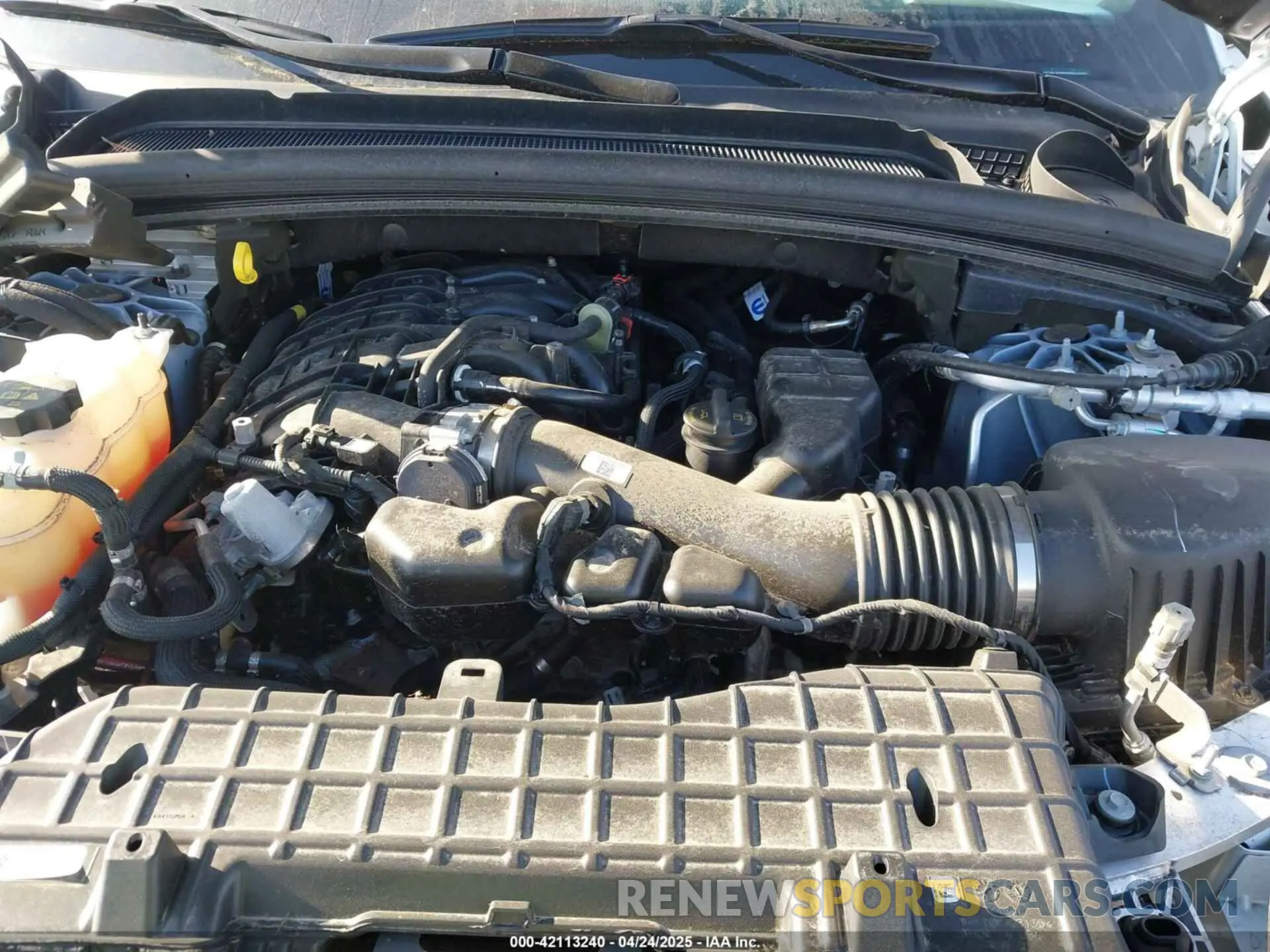 10 Photograph of a damaged car 1C4RJKBG0R8549707 JEEP GRAND CHEROKEE L 2024