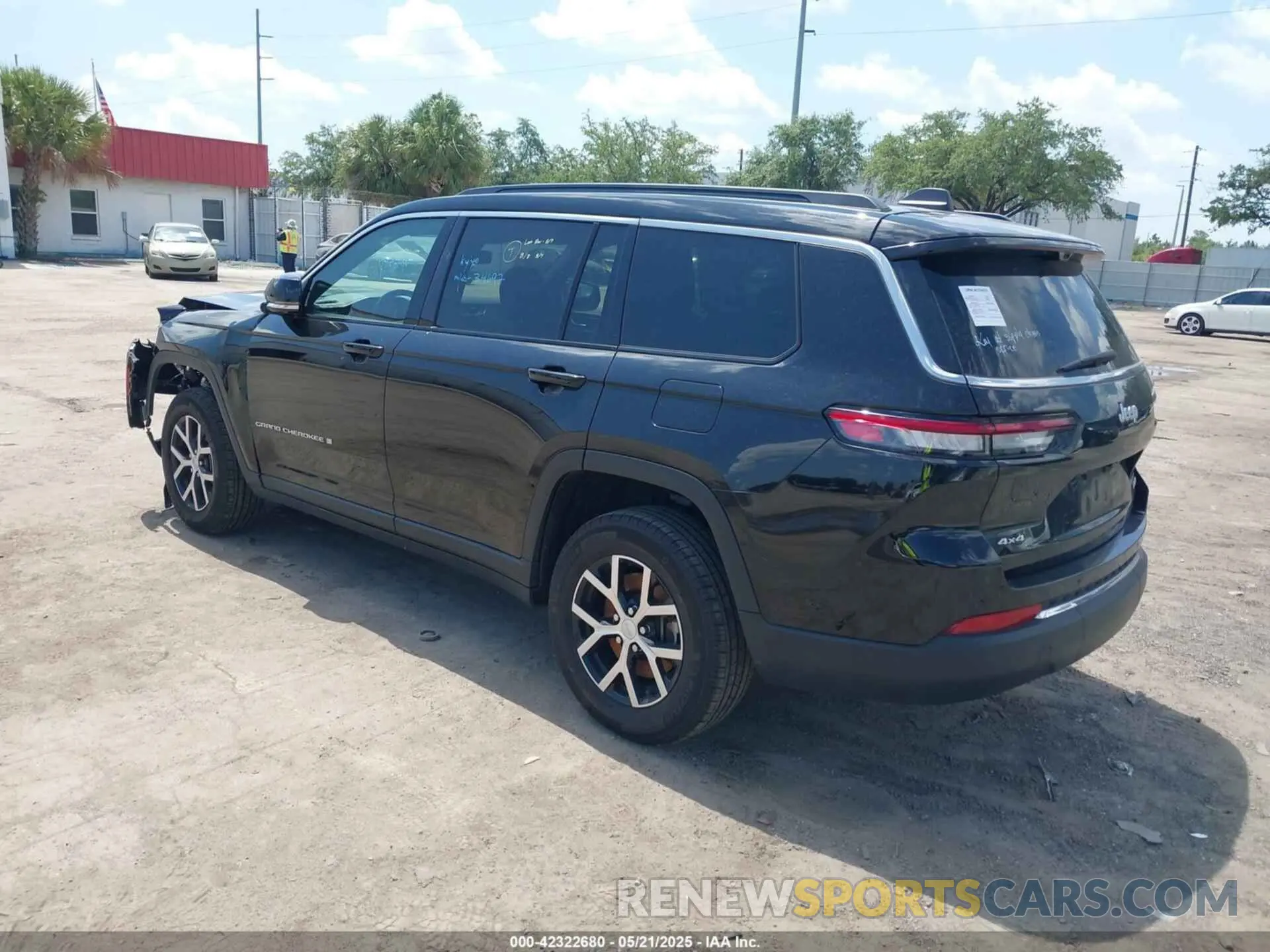 3 Photograph of a damaged car 1C4RJKBG2R8507247 JEEP GRAND CHEROKEE L 2024
