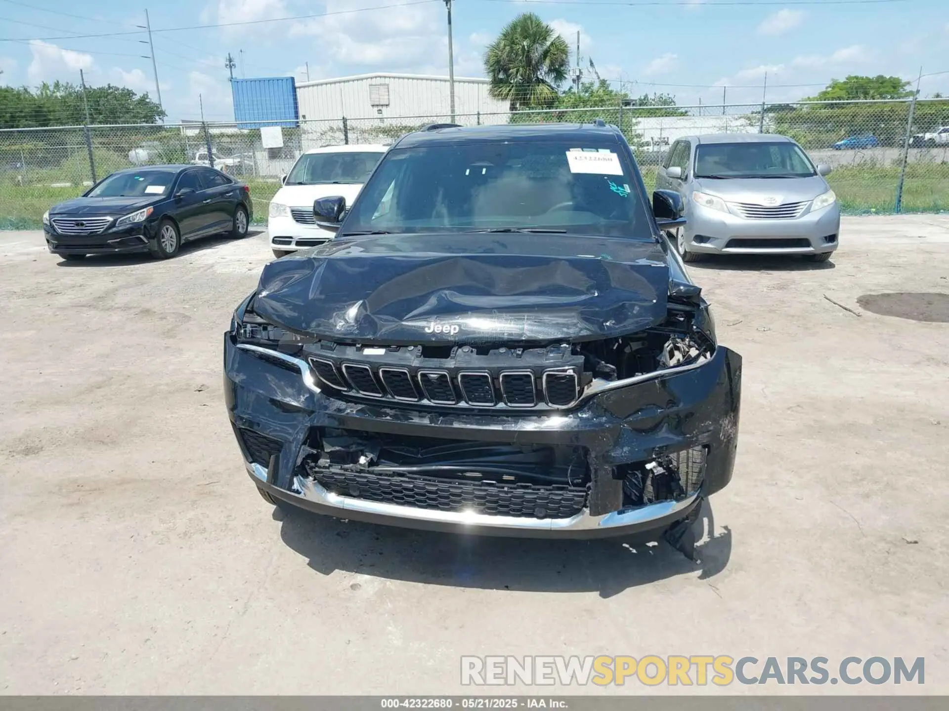 6 Photograph of a damaged car 1C4RJKBG2R8507247 JEEP GRAND CHEROKEE L 2024