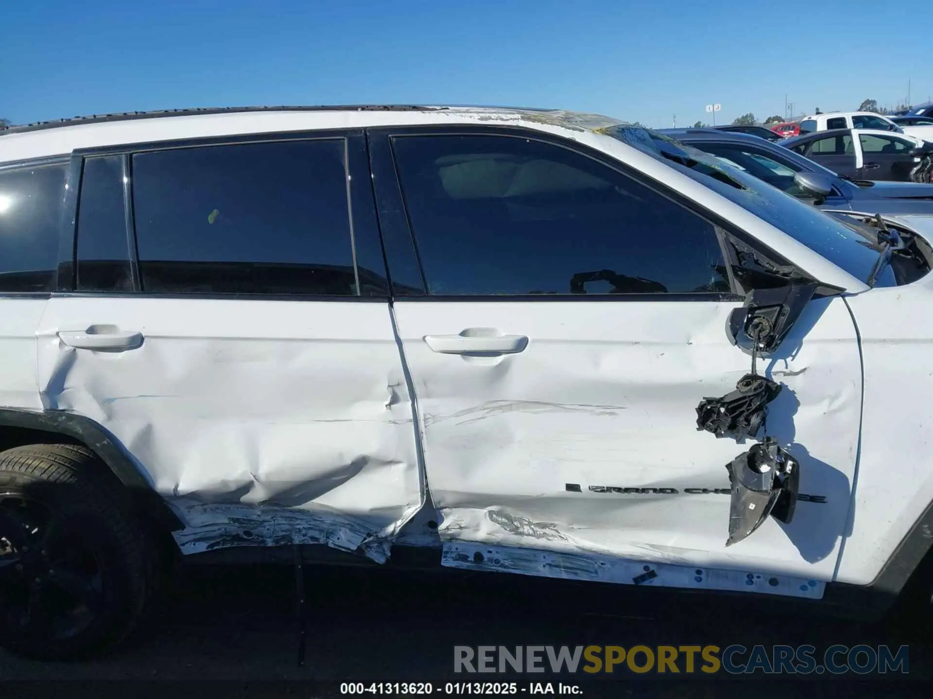 13 Photograph of a damaged car 1C4RJKBG3R8531184 JEEP GRAND CHEROKEE L 2024