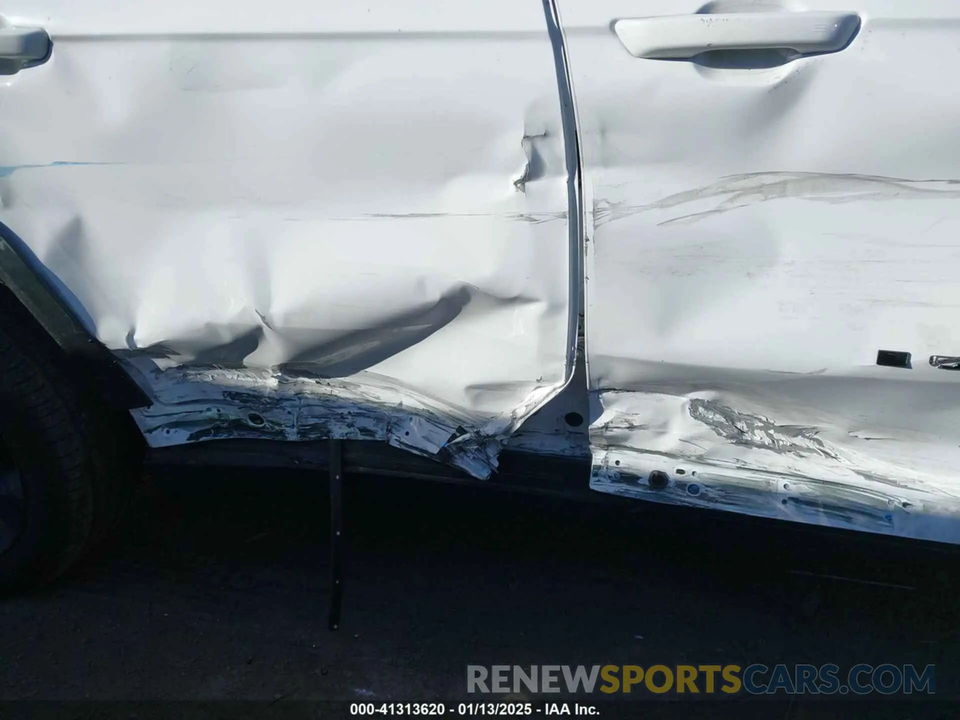18 Photograph of a damaged car 1C4RJKBG3R8531184 JEEP GRAND CHEROKEE L 2024