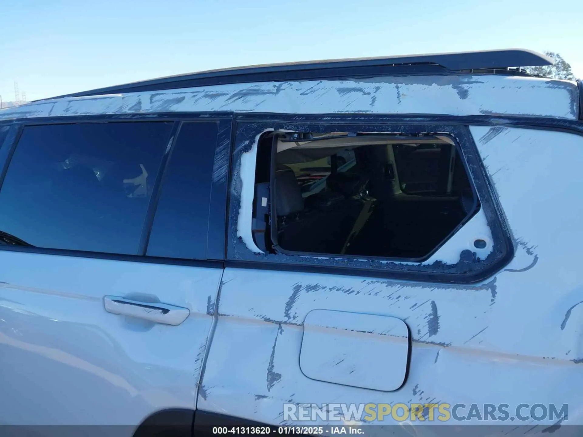 20 Photograph of a damaged car 1C4RJKBG3R8531184 JEEP GRAND CHEROKEE L 2024