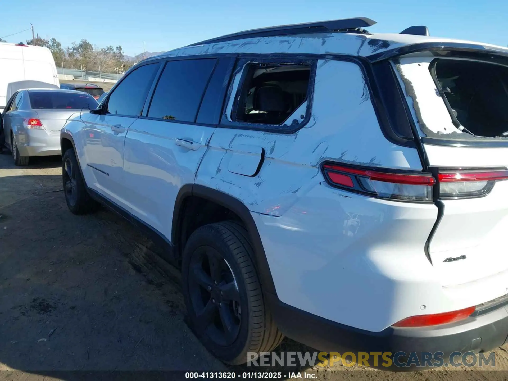 3 Photograph of a damaged car 1C4RJKBG3R8531184 JEEP GRAND CHEROKEE L 2024