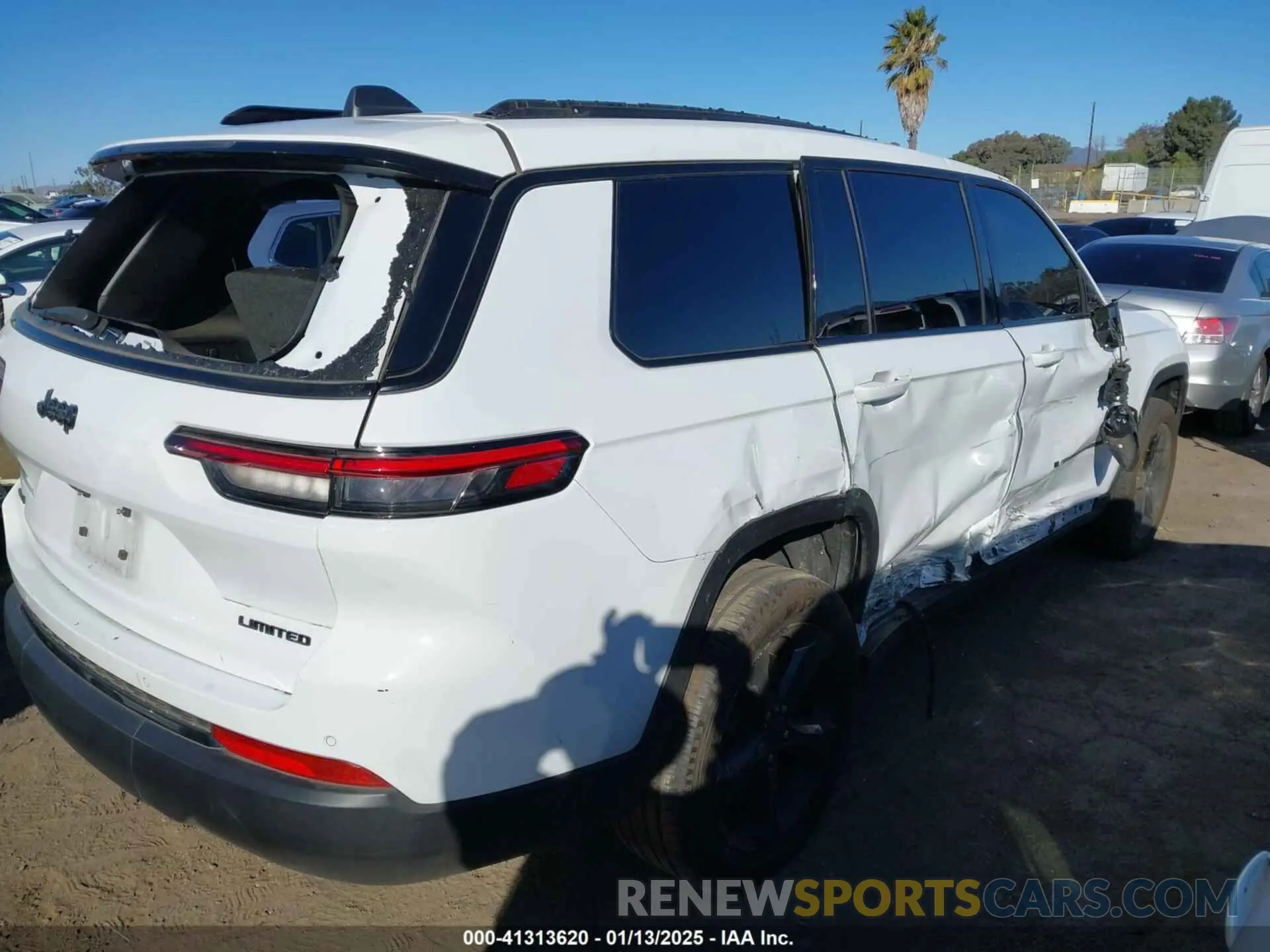 4 Photograph of a damaged car 1C4RJKBG3R8531184 JEEP GRAND CHEROKEE L 2024