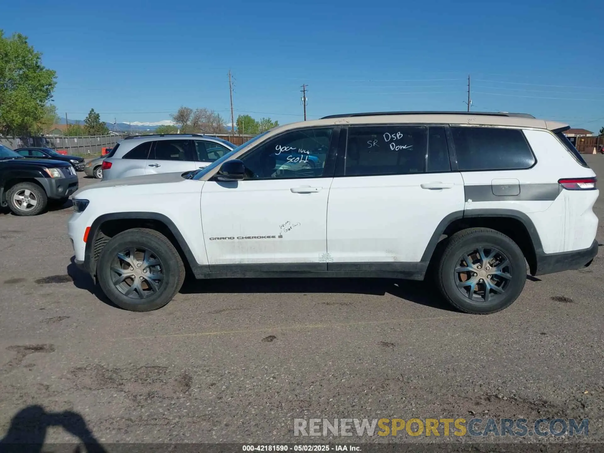 14 Photograph of a damaged car 1C4RJKBG3R8604974 JEEP GRAND CHEROKEE L 2024