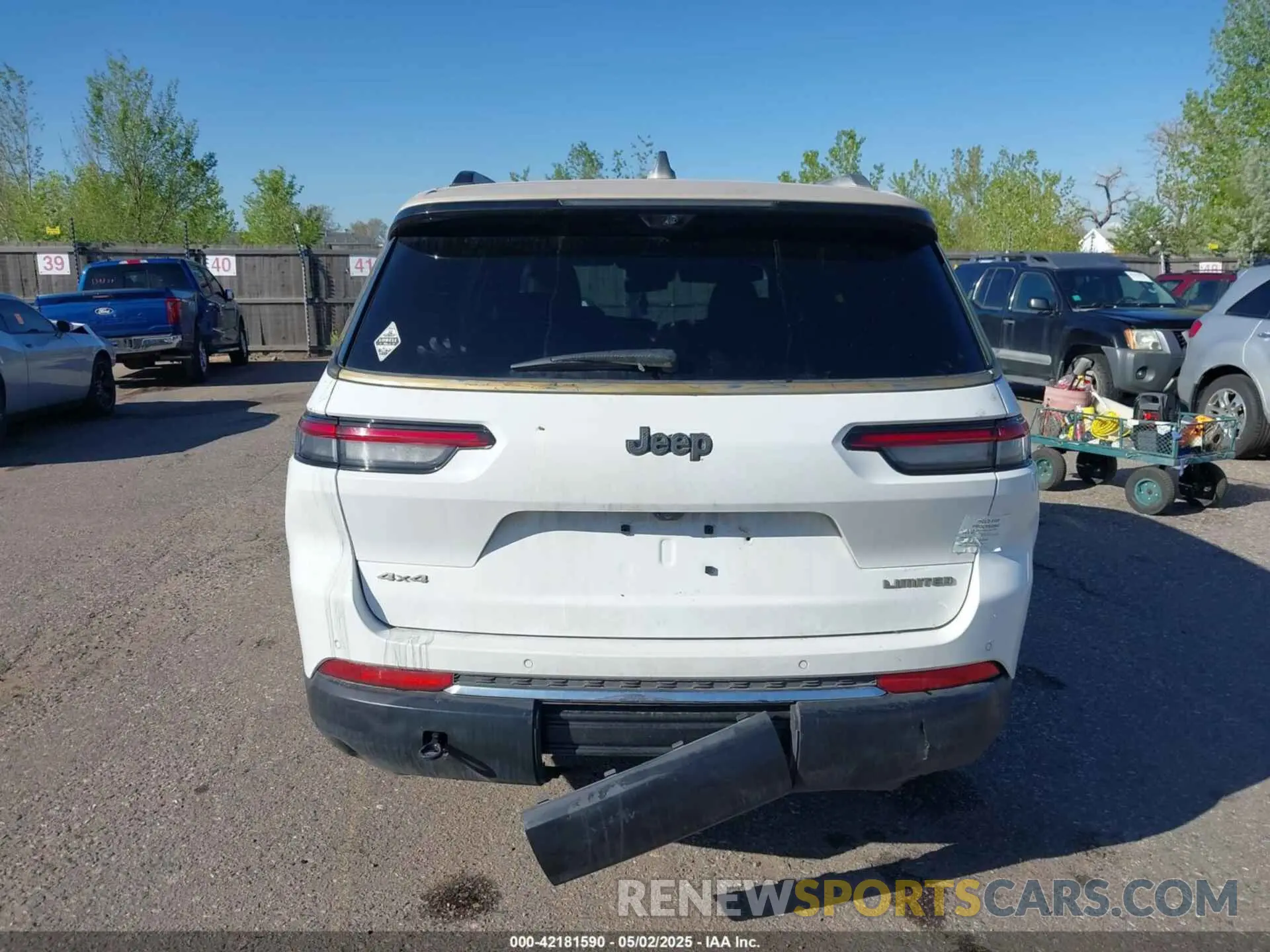 16 Photograph of a damaged car 1C4RJKBG3R8604974 JEEP GRAND CHEROKEE L 2024