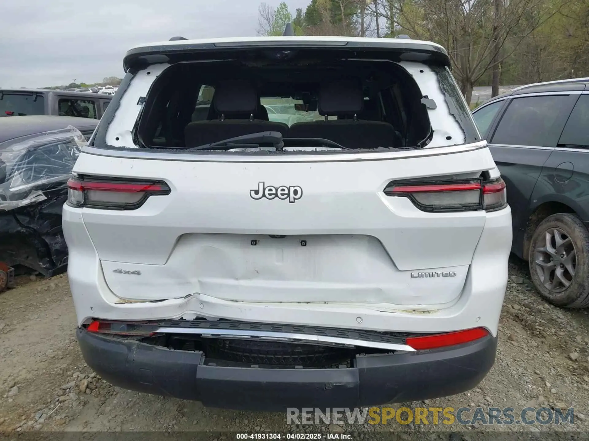 16 Photograph of a damaged car 1C4RJKBG4R8557602 JEEP GRAND CHEROKEE L 2024