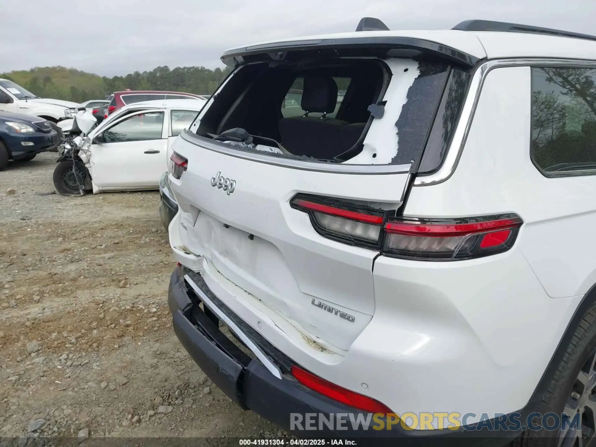 6 Photograph of a damaged car 1C4RJKBG4R8557602 JEEP GRAND CHEROKEE L 2024