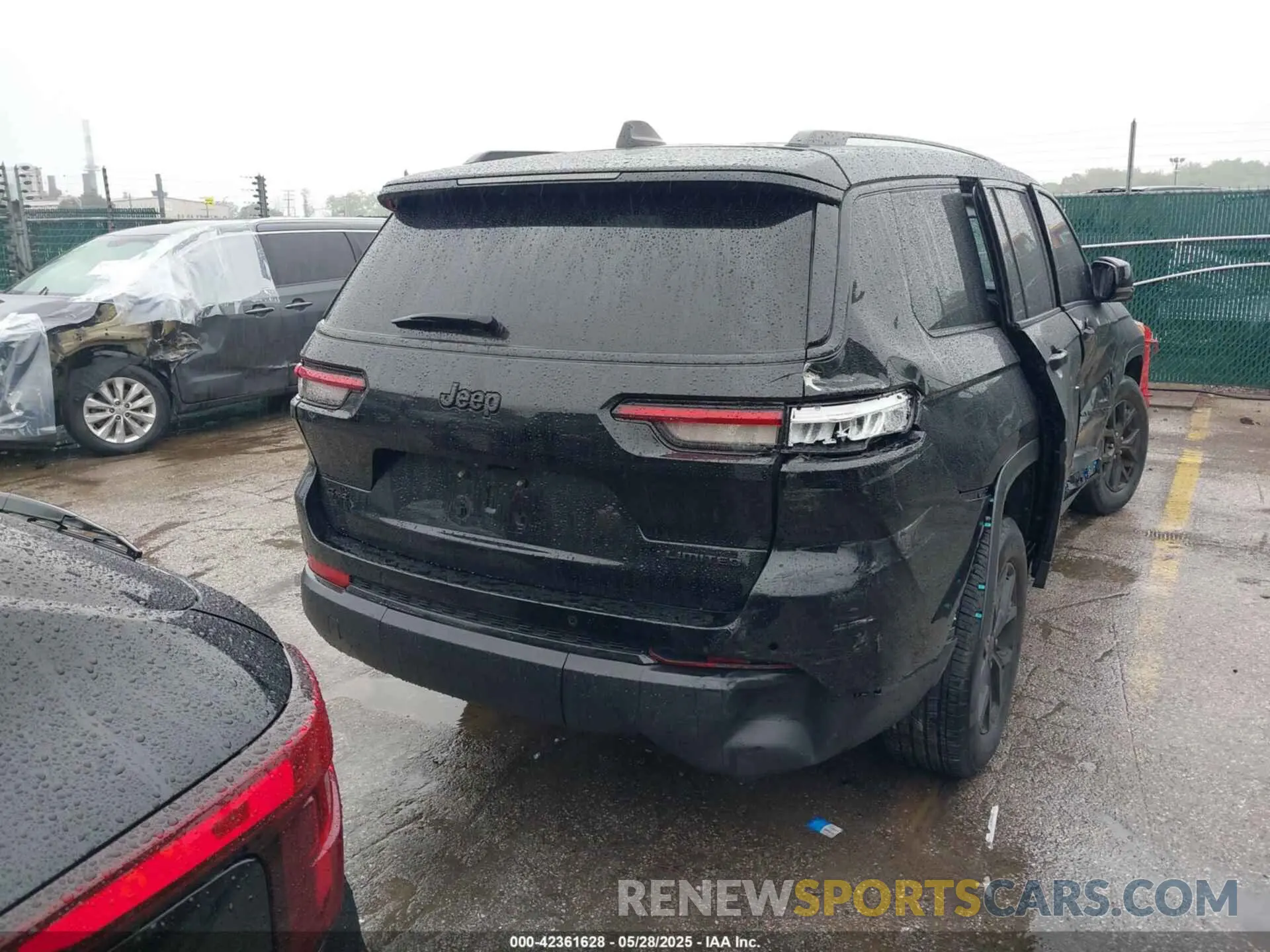 16 Photograph of a damaged car 1C4RJKBG4R8926264 JEEP GRAND CHEROKEE L 2024