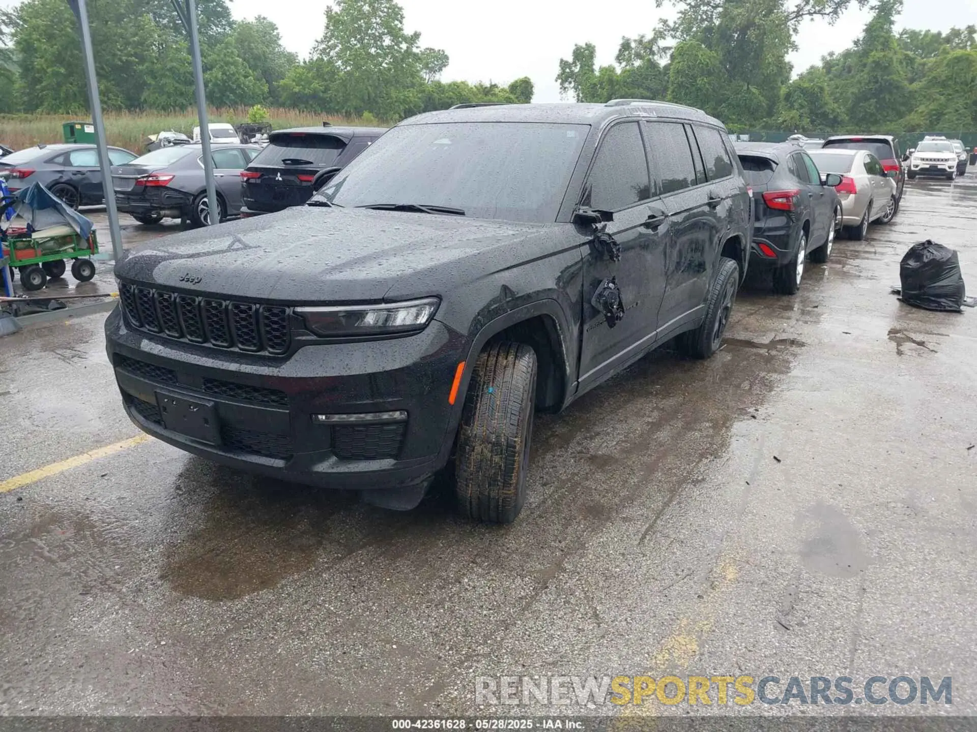 2 Photograph of a damaged car 1C4RJKBG4R8926264 JEEP GRAND CHEROKEE L 2024