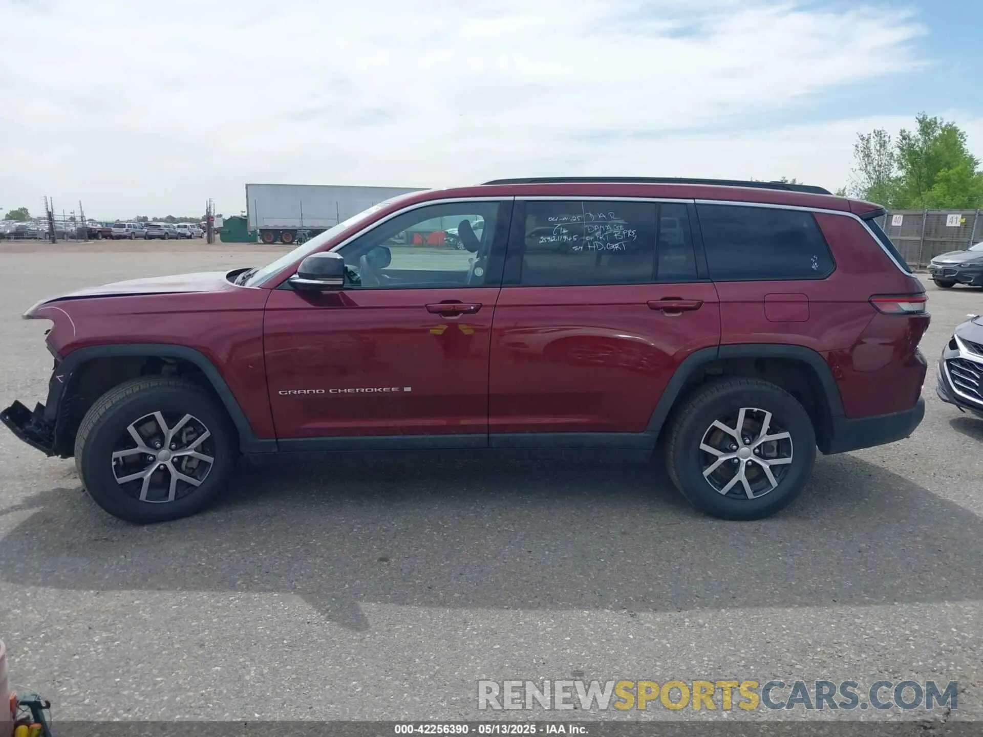 15 Photograph of a damaged car 1C4RJKBG6R8603317 JEEP GRAND CHEROKEE L 2024