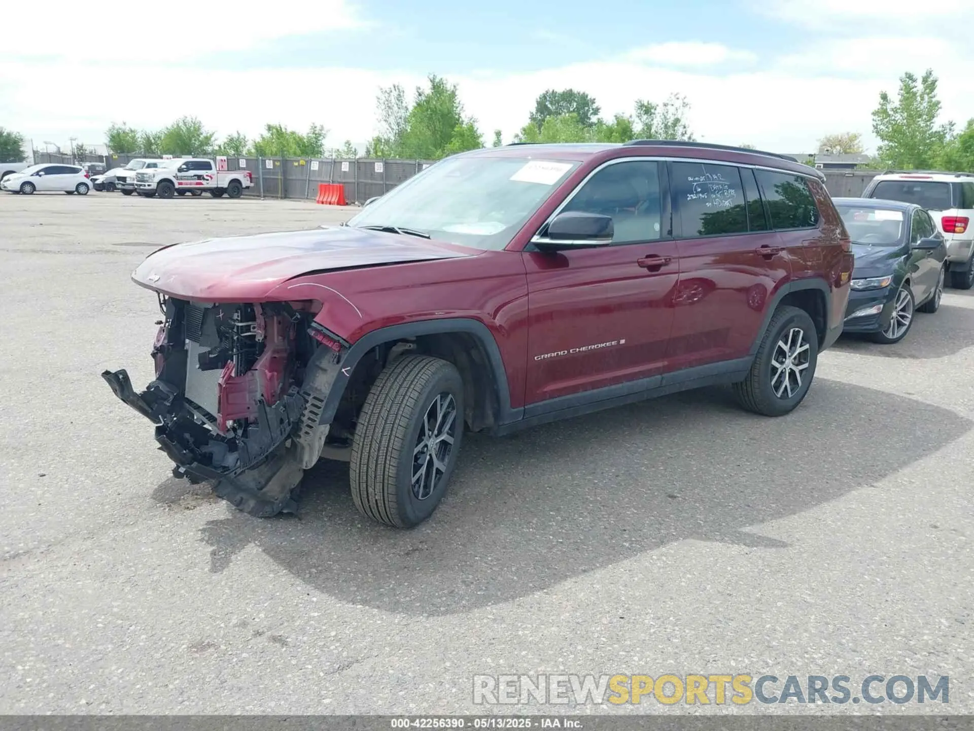 2 Photograph of a damaged car 1C4RJKBG6R8603317 JEEP GRAND CHEROKEE L 2024
