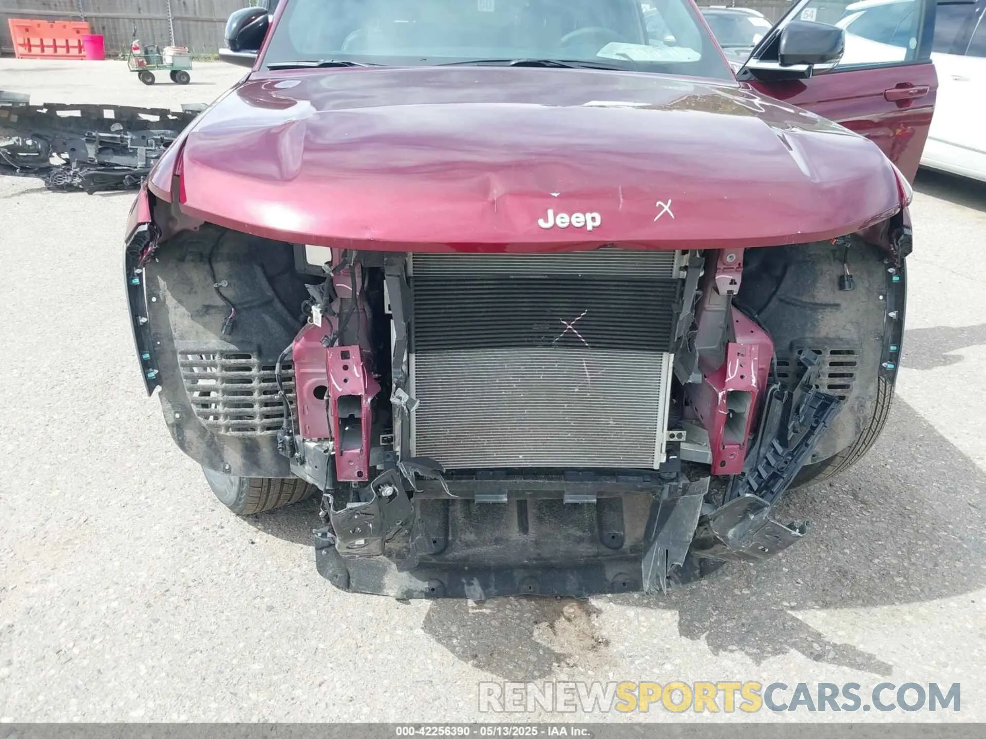 6 Photograph of a damaged car 1C4RJKBG6R8603317 JEEP GRAND CHEROKEE L 2024