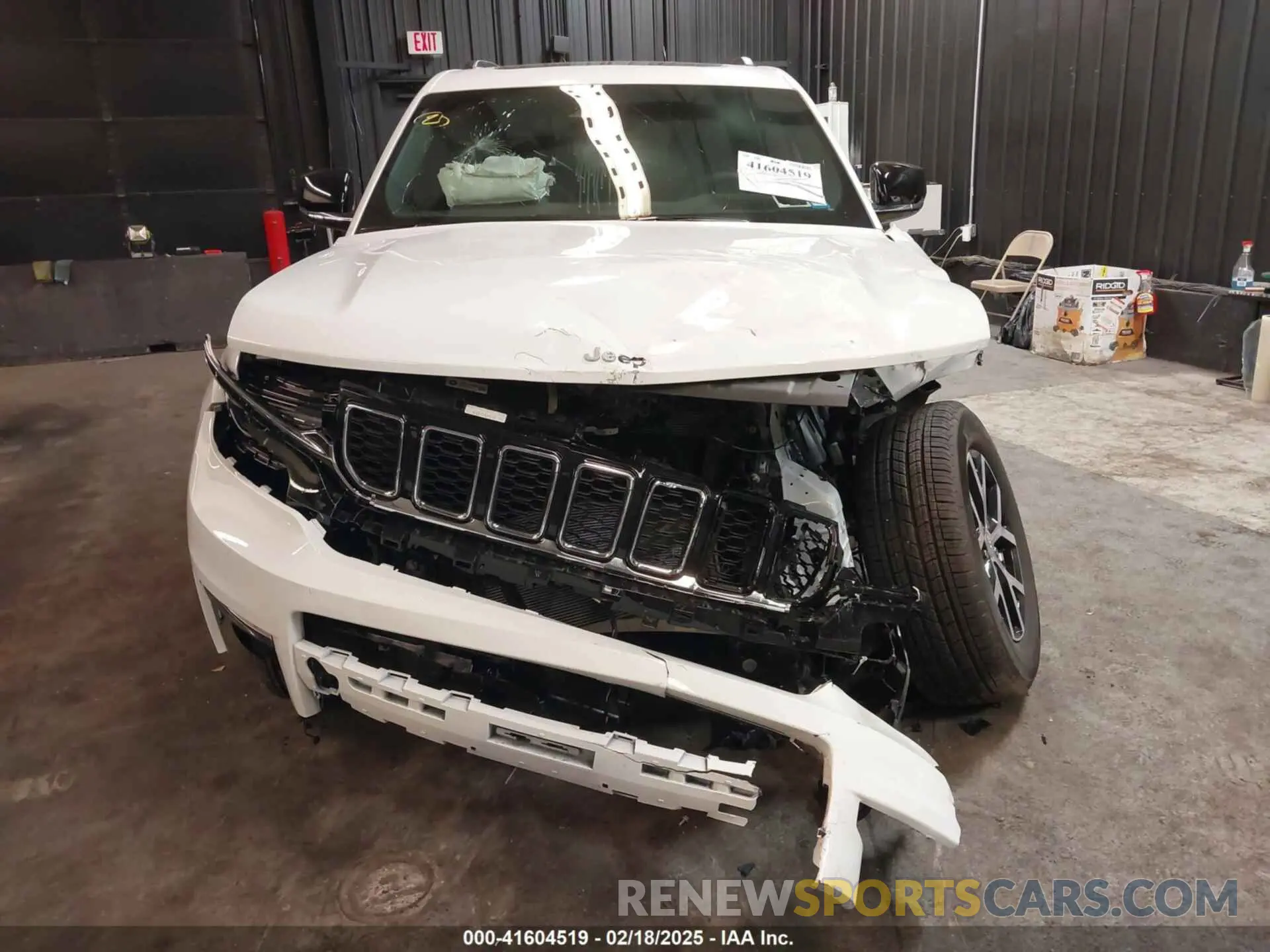 13 Photograph of a damaged car 1C4RJKBG6R8617508 JEEP GRAND CHEROKEE L 2024