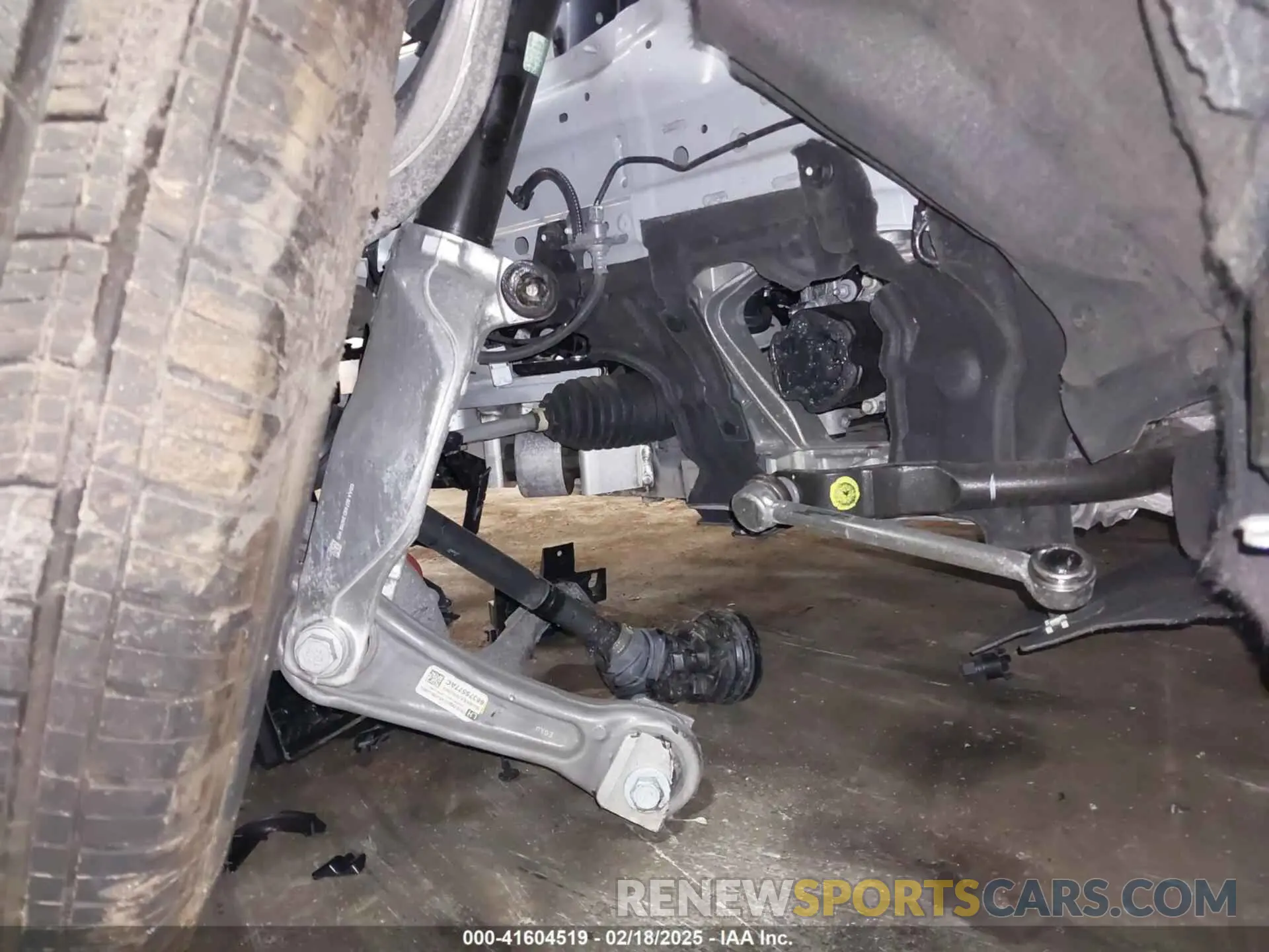 19 Photograph of a damaged car 1C4RJKBG6R8617508 JEEP GRAND CHEROKEE L 2024