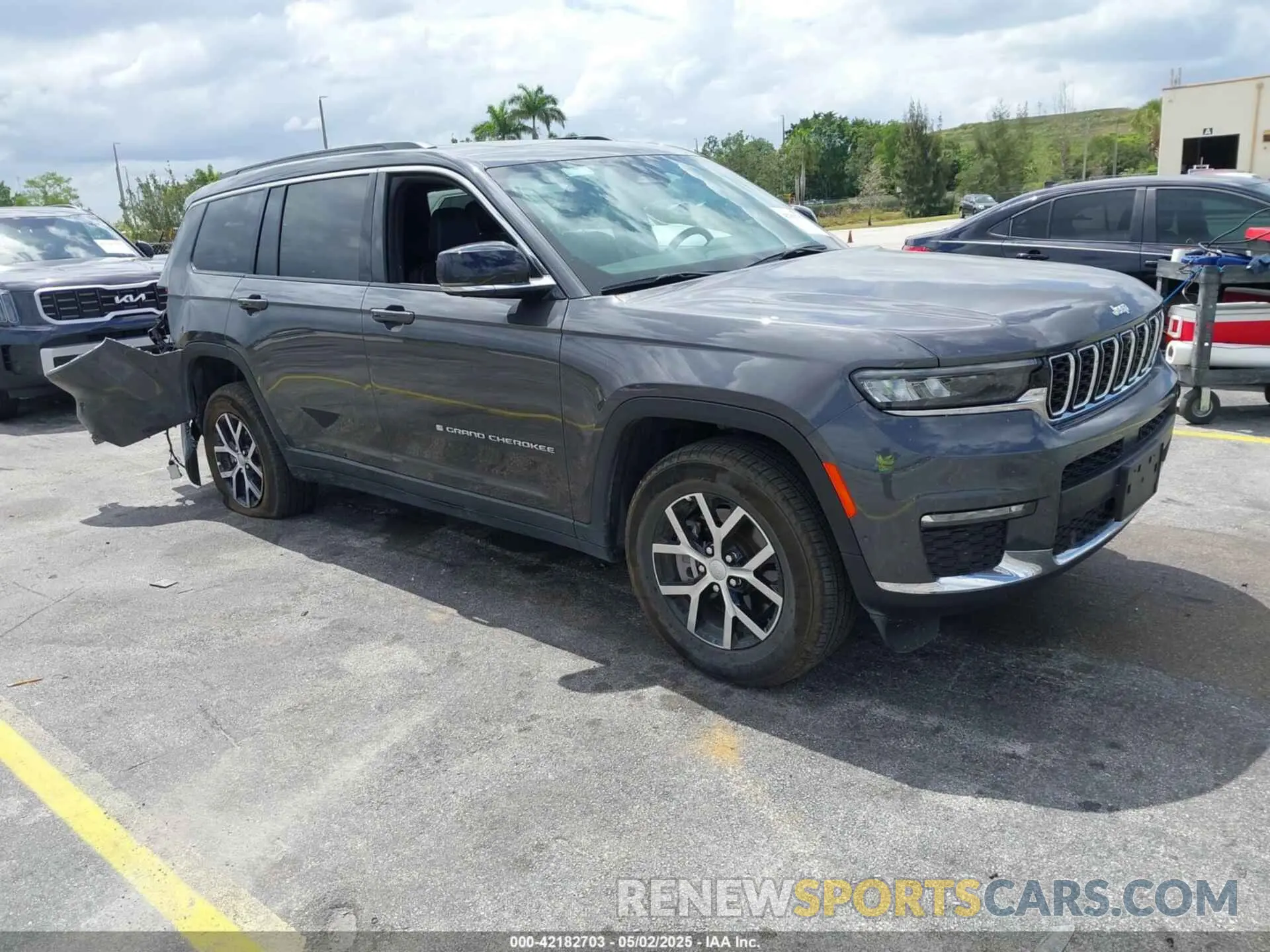 1 Photograph of a damaged car 1C4RJKBG7R8602211 JEEP GRAND CHEROKEE L 2024