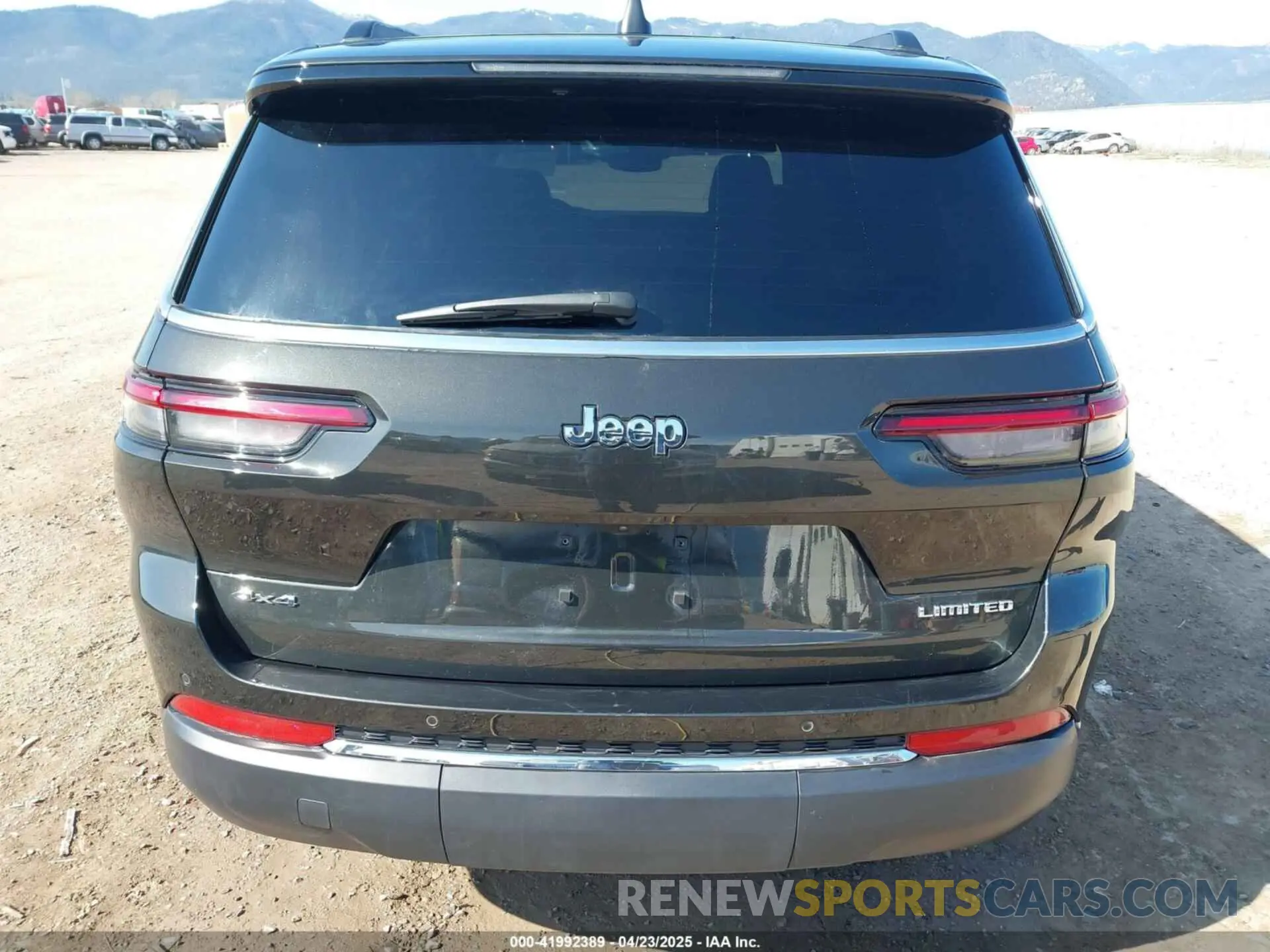 16 Photograph of a damaged car 1C4RJKBG7R8921561 JEEP GRAND CHEROKEE L 2024