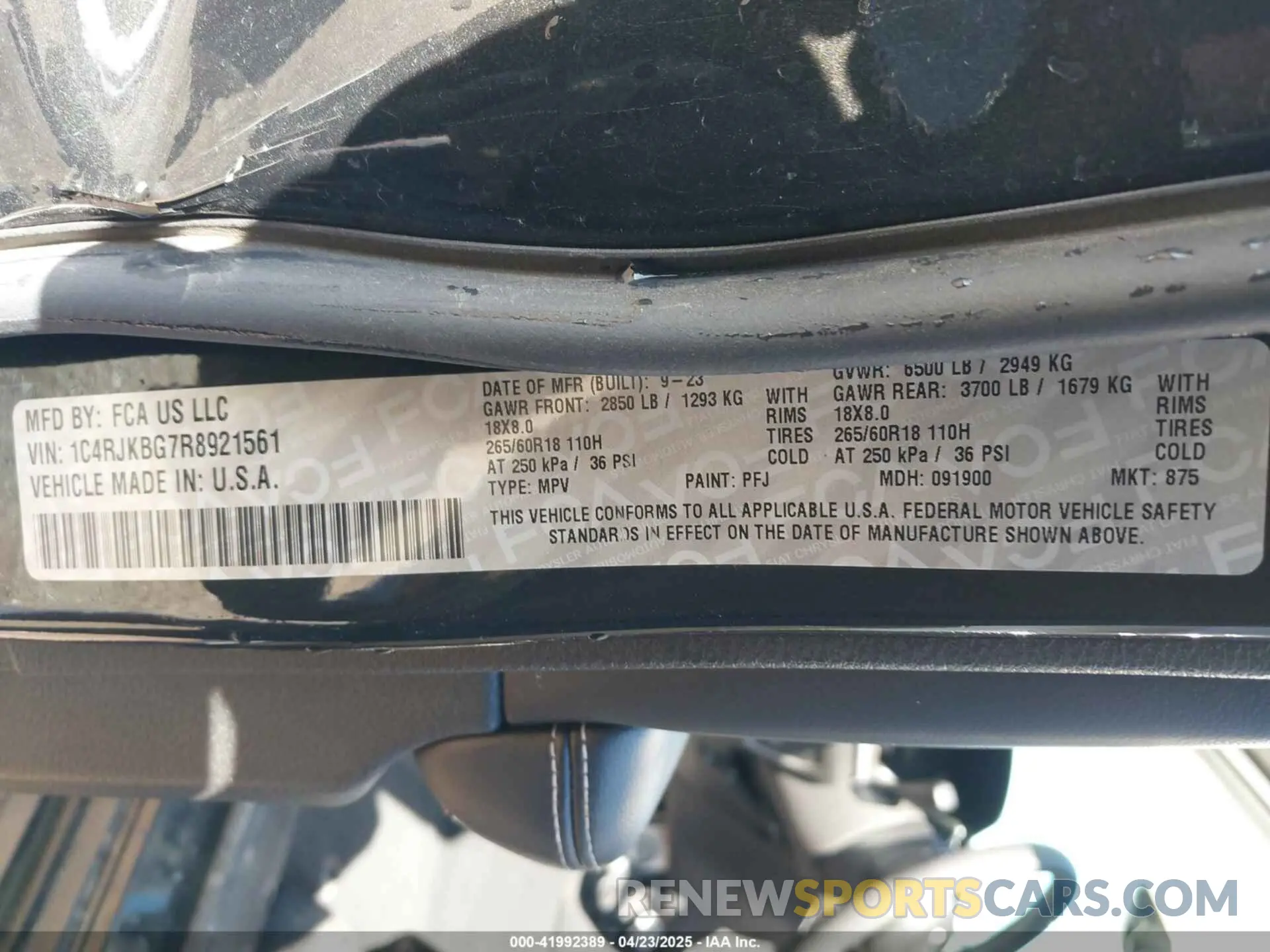 9 Photograph of a damaged car 1C4RJKBG7R8921561 JEEP GRAND CHEROKEE L 2024