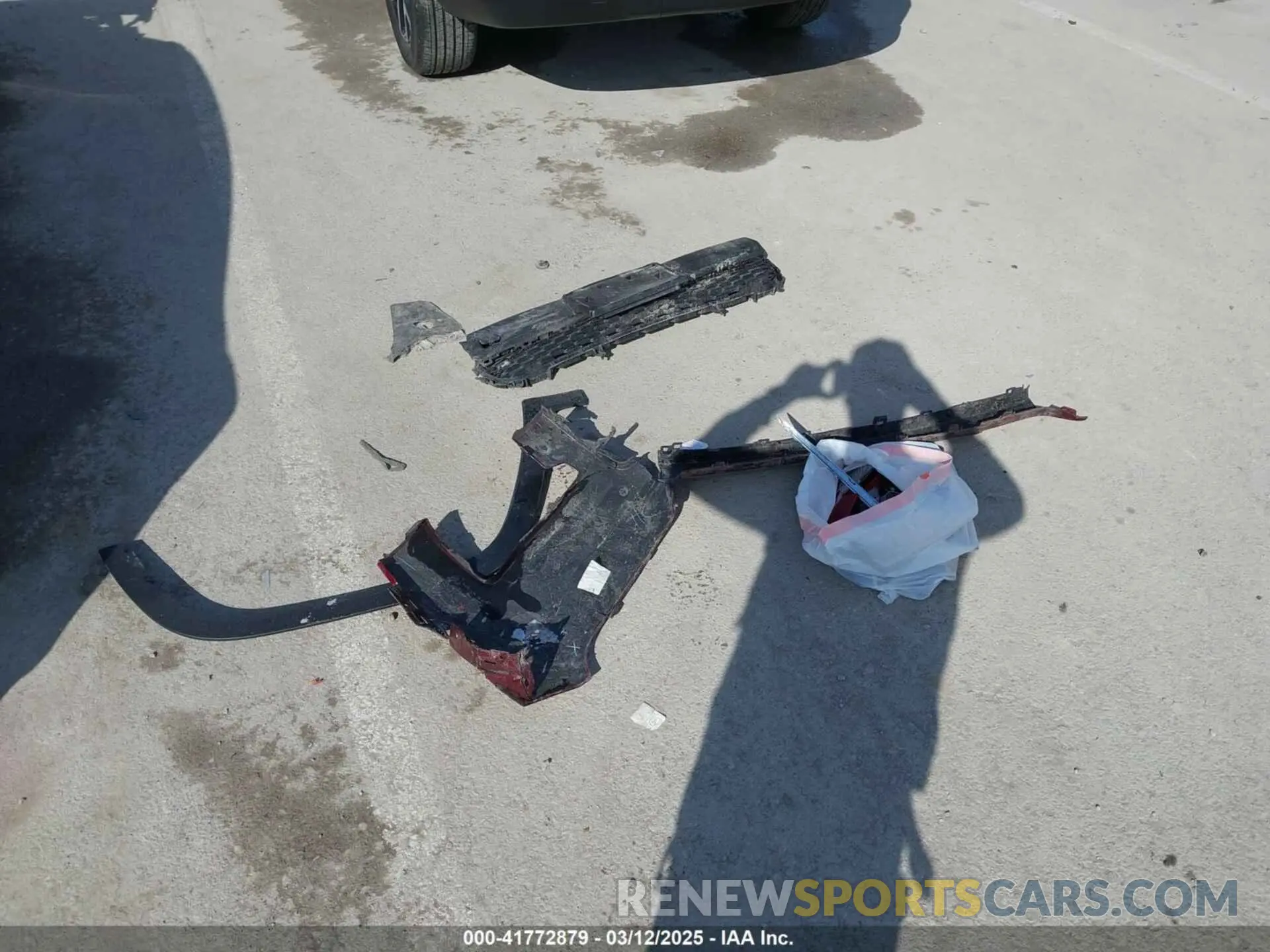 12 Photograph of a damaged car 1C4RJKBG8R8541192 JEEP GRAND CHEROKEE L 2024