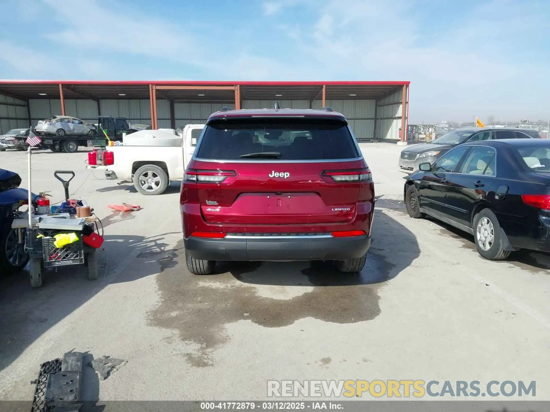17 Photograph of a damaged car 1C4RJKBG8R8541192 JEEP GRAND CHEROKEE L 2024