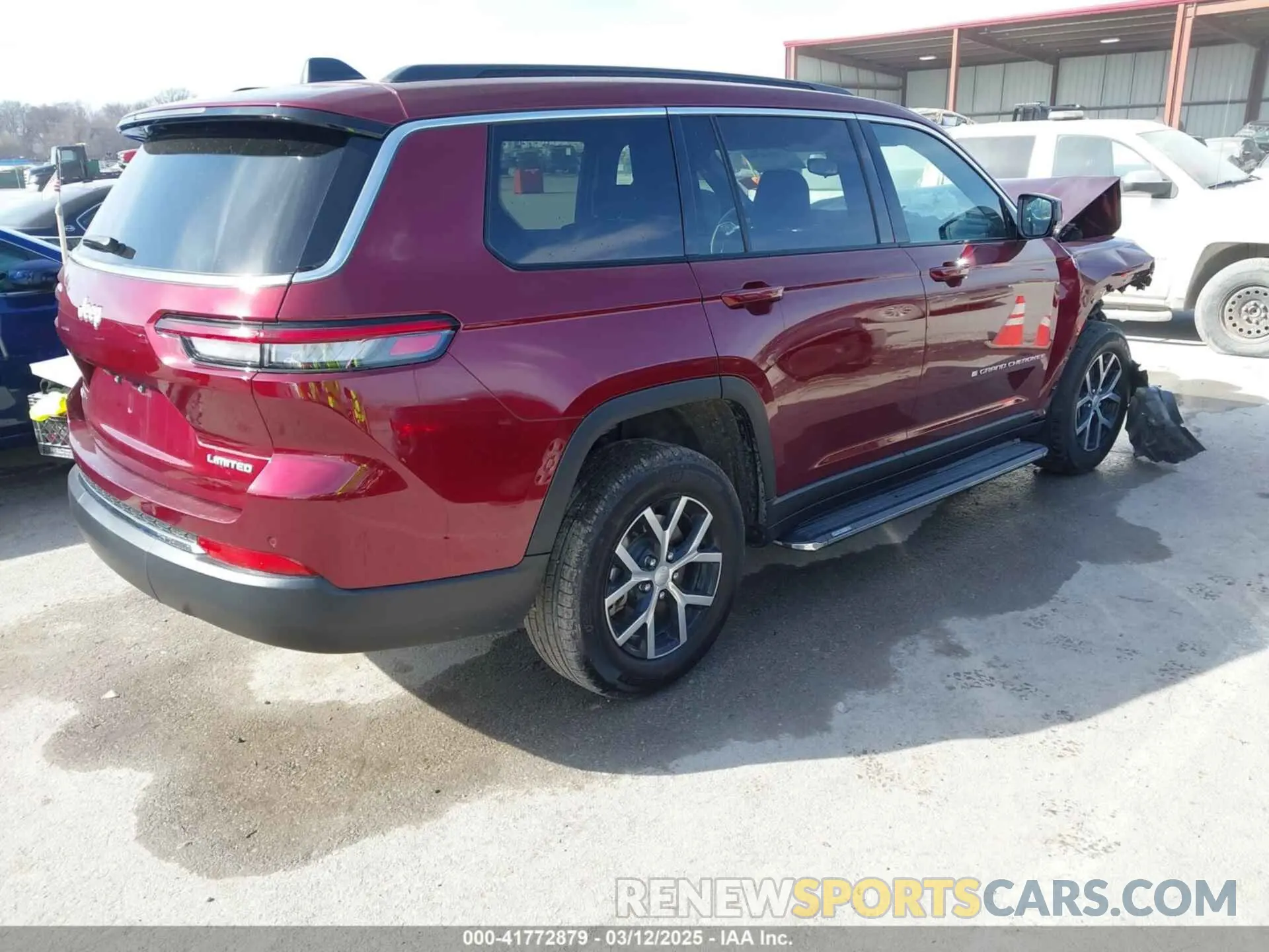 4 Photograph of a damaged car 1C4RJKBG8R8541192 JEEP GRAND CHEROKEE L 2024