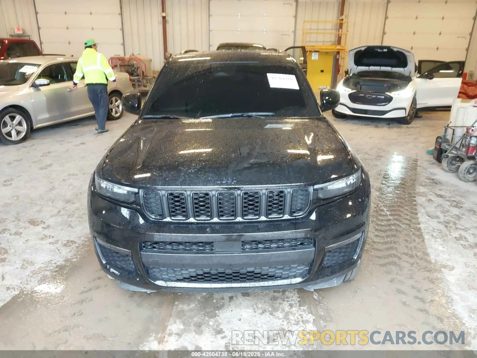 12 Photograph of a damaged car 1C4RJKBG8R8564861 JEEP GRAND CHEROKEE L 2024