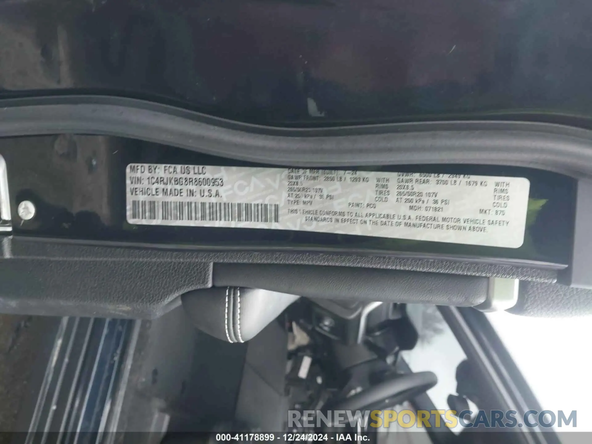 9 Photograph of a damaged car 1C4RJKBG8R8600953 JEEP GRAND CHEROKEE L 2024