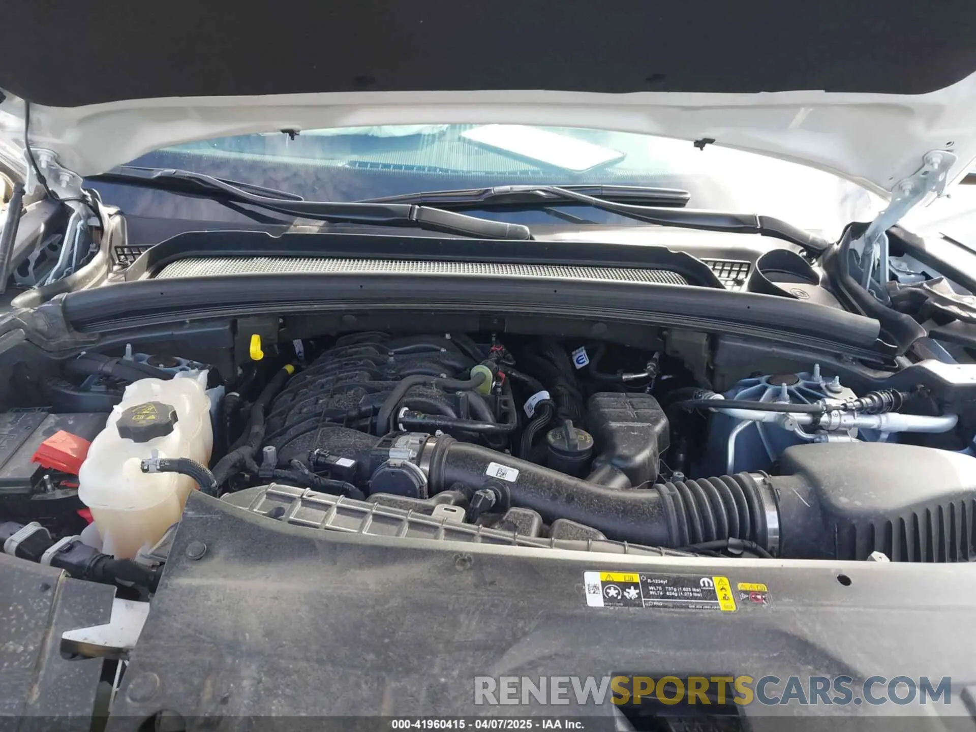 10 Photograph of a damaged car 1C4RJKBG9R8523252 JEEP GRAND CHEROKEE L 2024