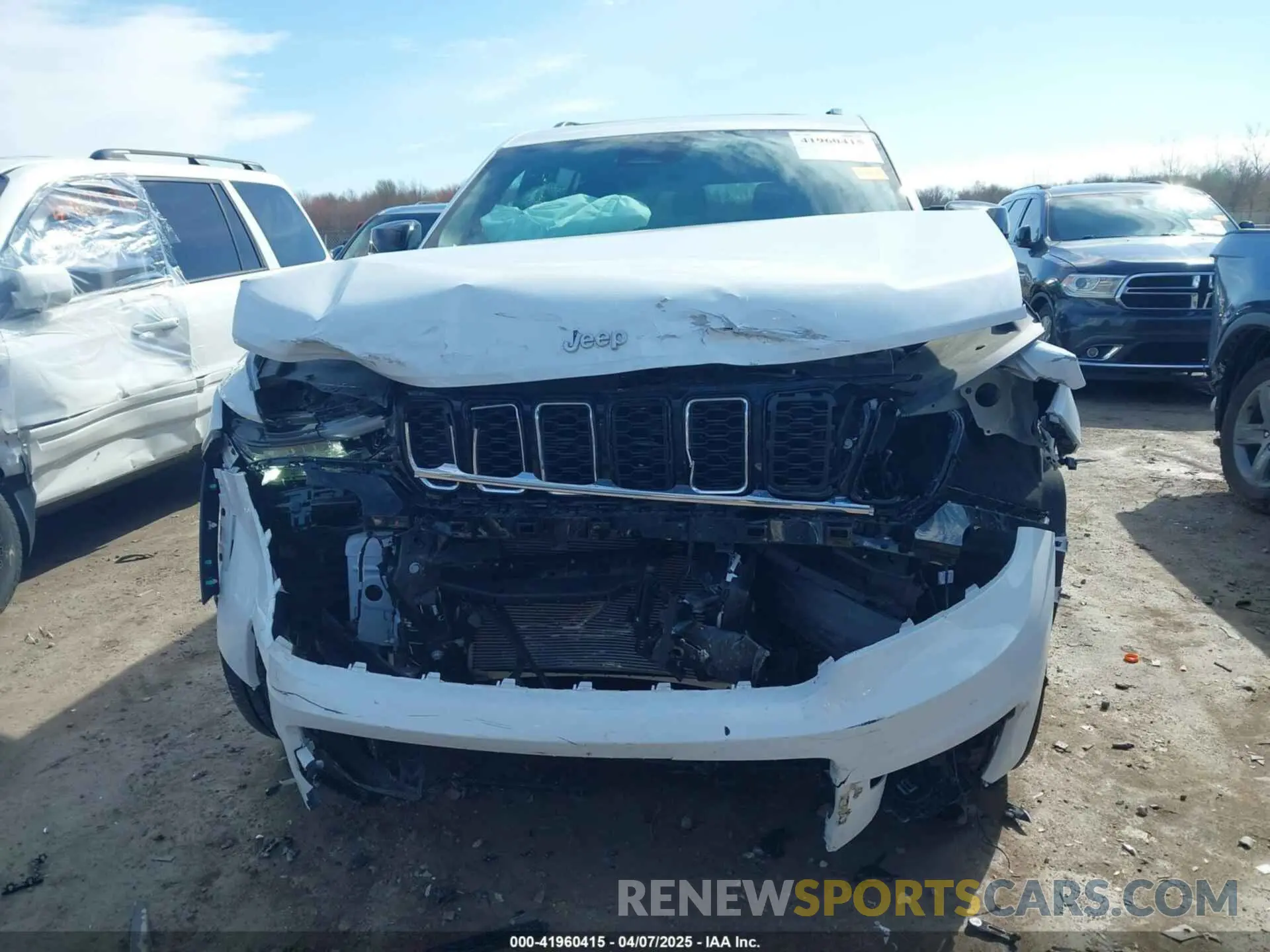 12 Photograph of a damaged car 1C4RJKBG9R8523252 JEEP GRAND CHEROKEE L 2024
