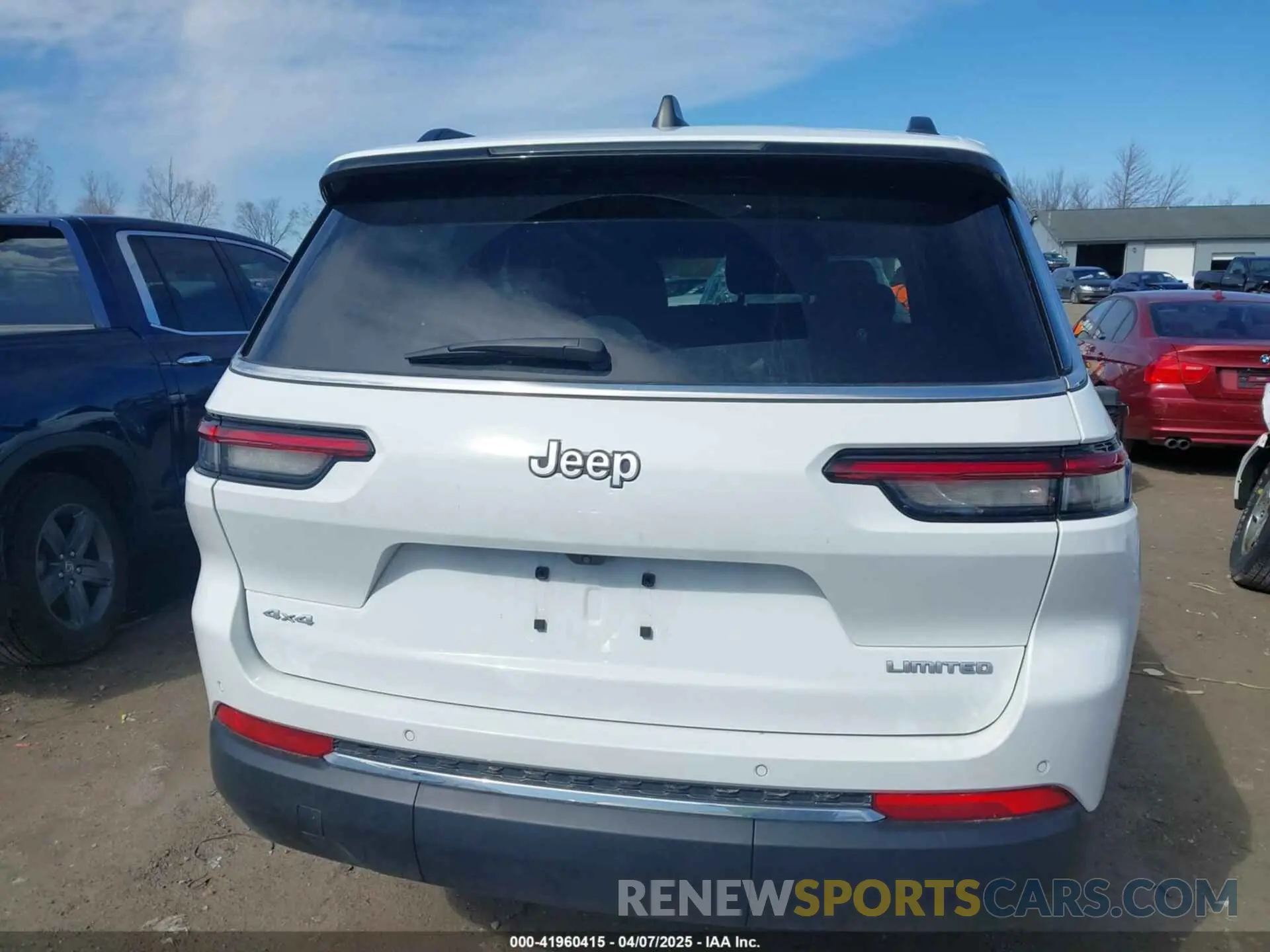 16 Photograph of a damaged car 1C4RJKBG9R8523252 JEEP GRAND CHEROKEE L 2024