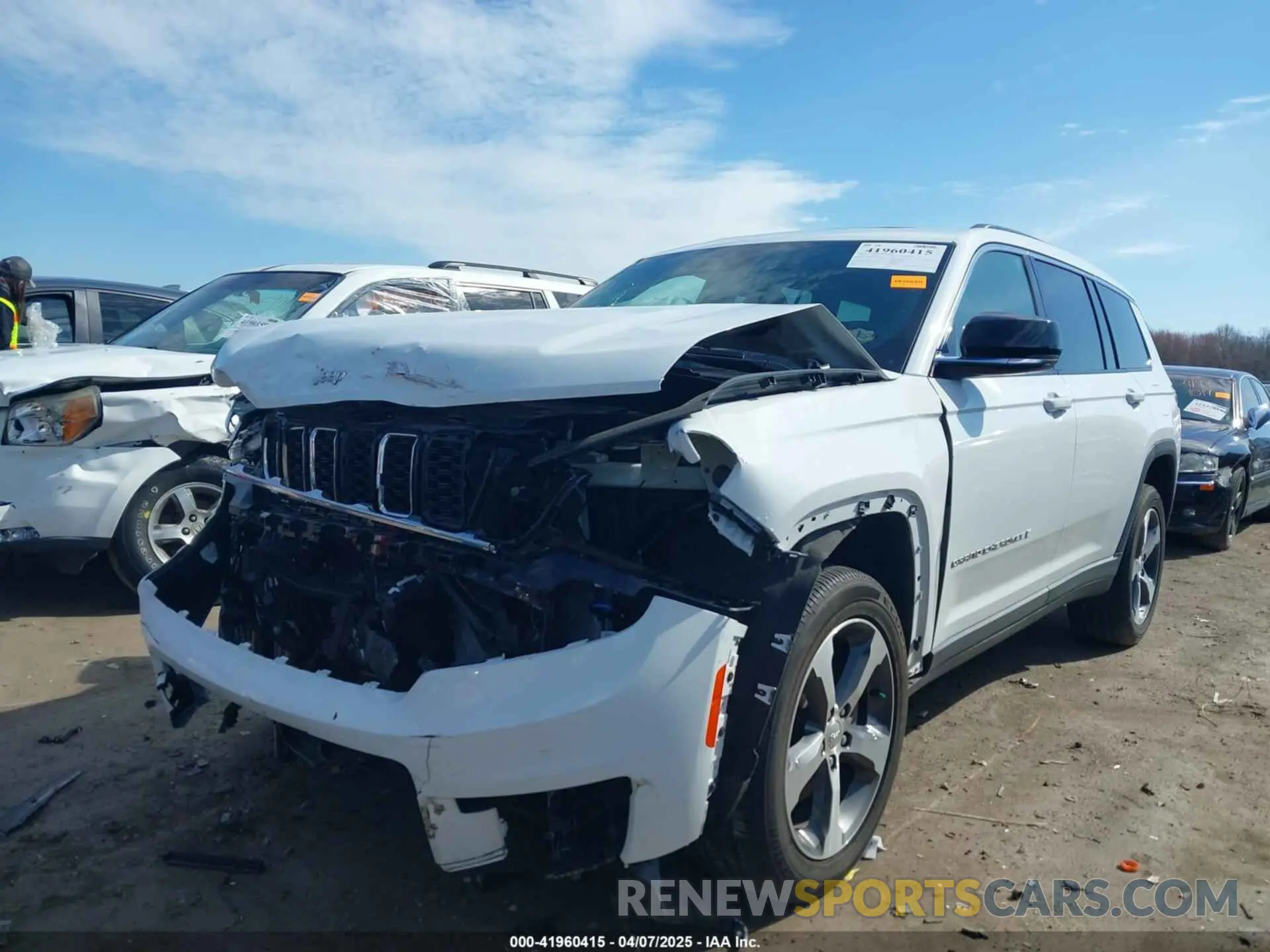 2 Photograph of a damaged car 1C4RJKBG9R8523252 JEEP GRAND CHEROKEE L 2024