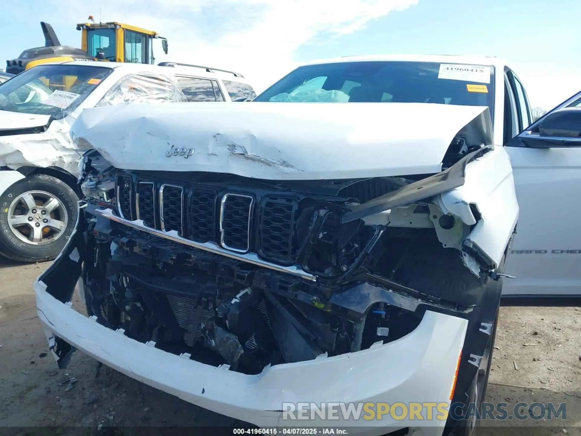 6 Photograph of a damaged car 1C4RJKBG9R8523252 JEEP GRAND CHEROKEE L 2024