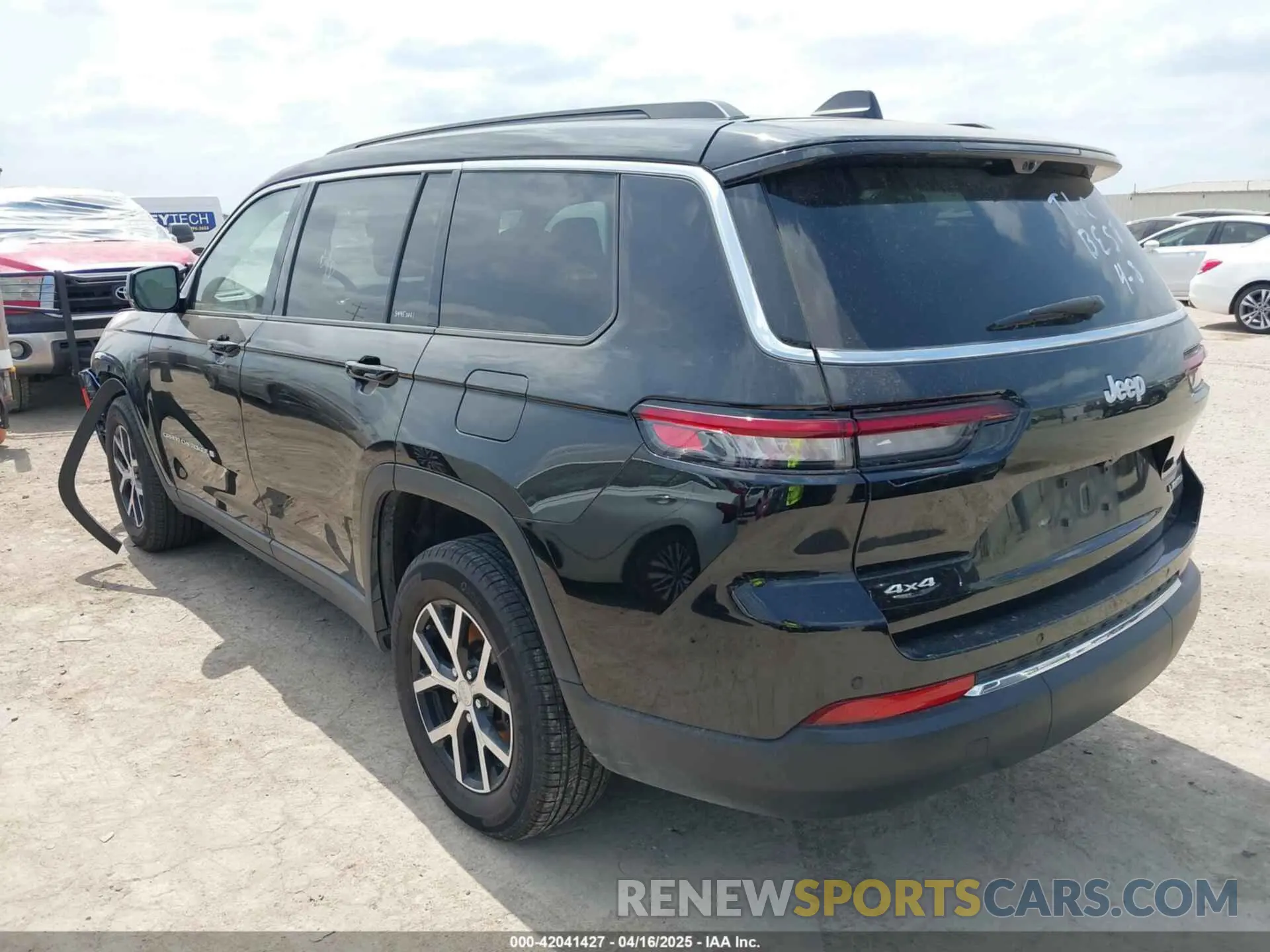 3 Photograph of a damaged car 1C4RJKBG9R8530024 JEEP GRAND CHEROKEE L 2024