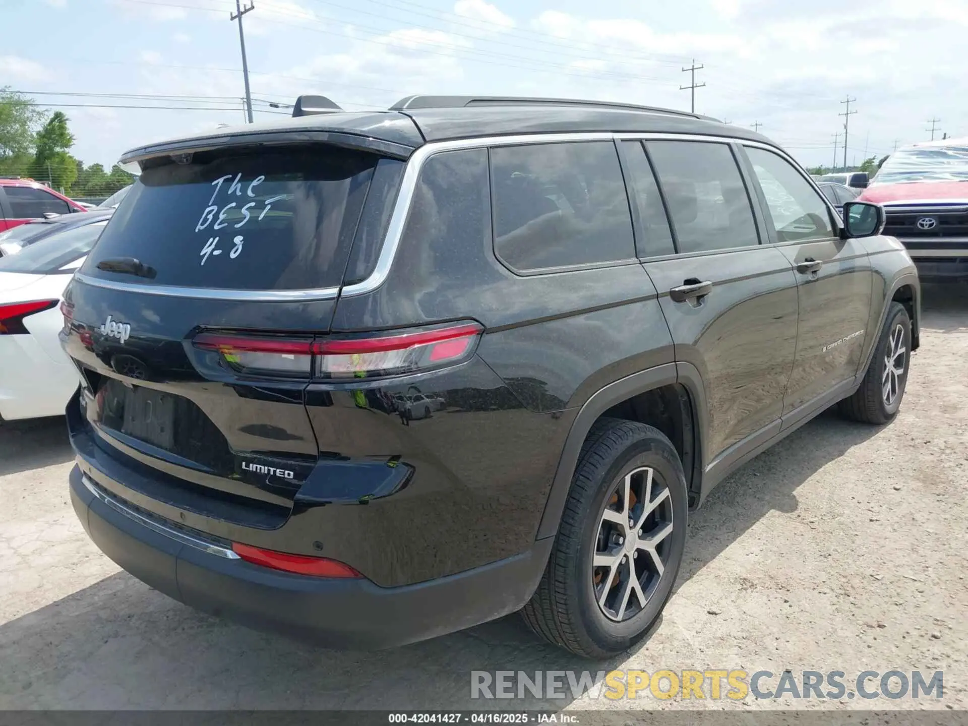 4 Photograph of a damaged car 1C4RJKBG9R8530024 JEEP GRAND CHEROKEE L 2024