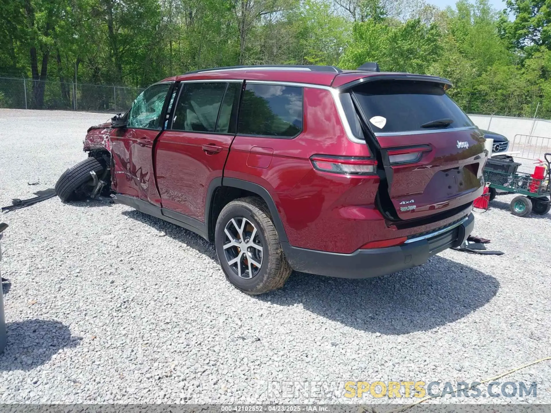3 Photograph of a damaged car 1C4RJKBG9R8930858 JEEP GRAND CHEROKEE L 2024