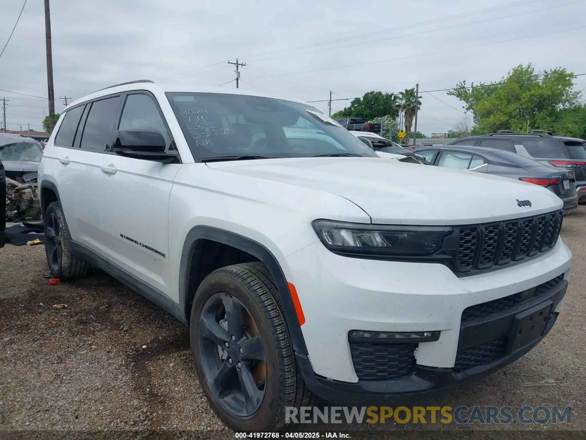 1 Photograph of a damaged car 1C4RJKBGXR8536835 JEEP GRAND CHEROKEE L 2024