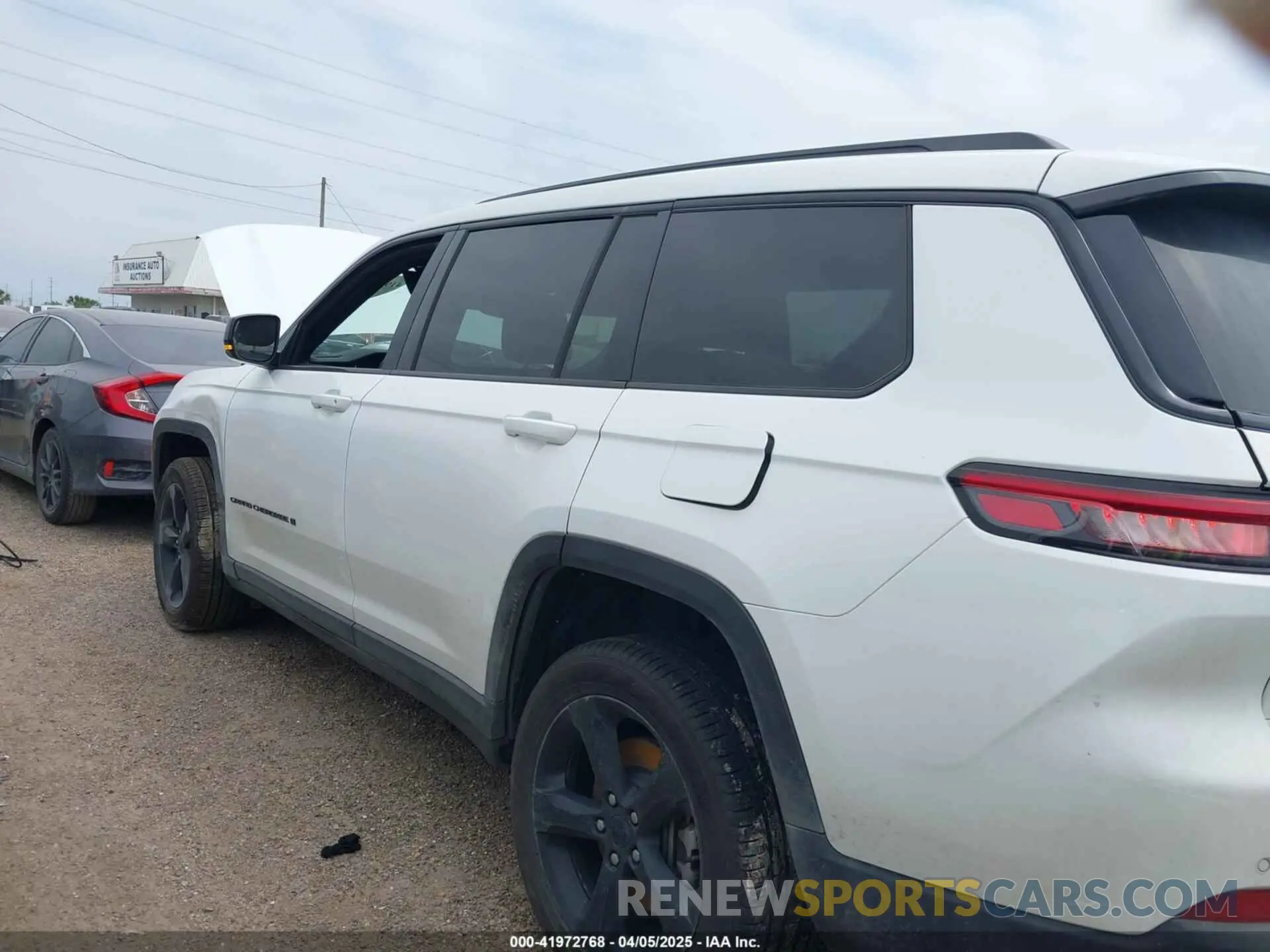 14 Photograph of a damaged car 1C4RJKBGXR8536835 JEEP GRAND CHEROKEE L 2024