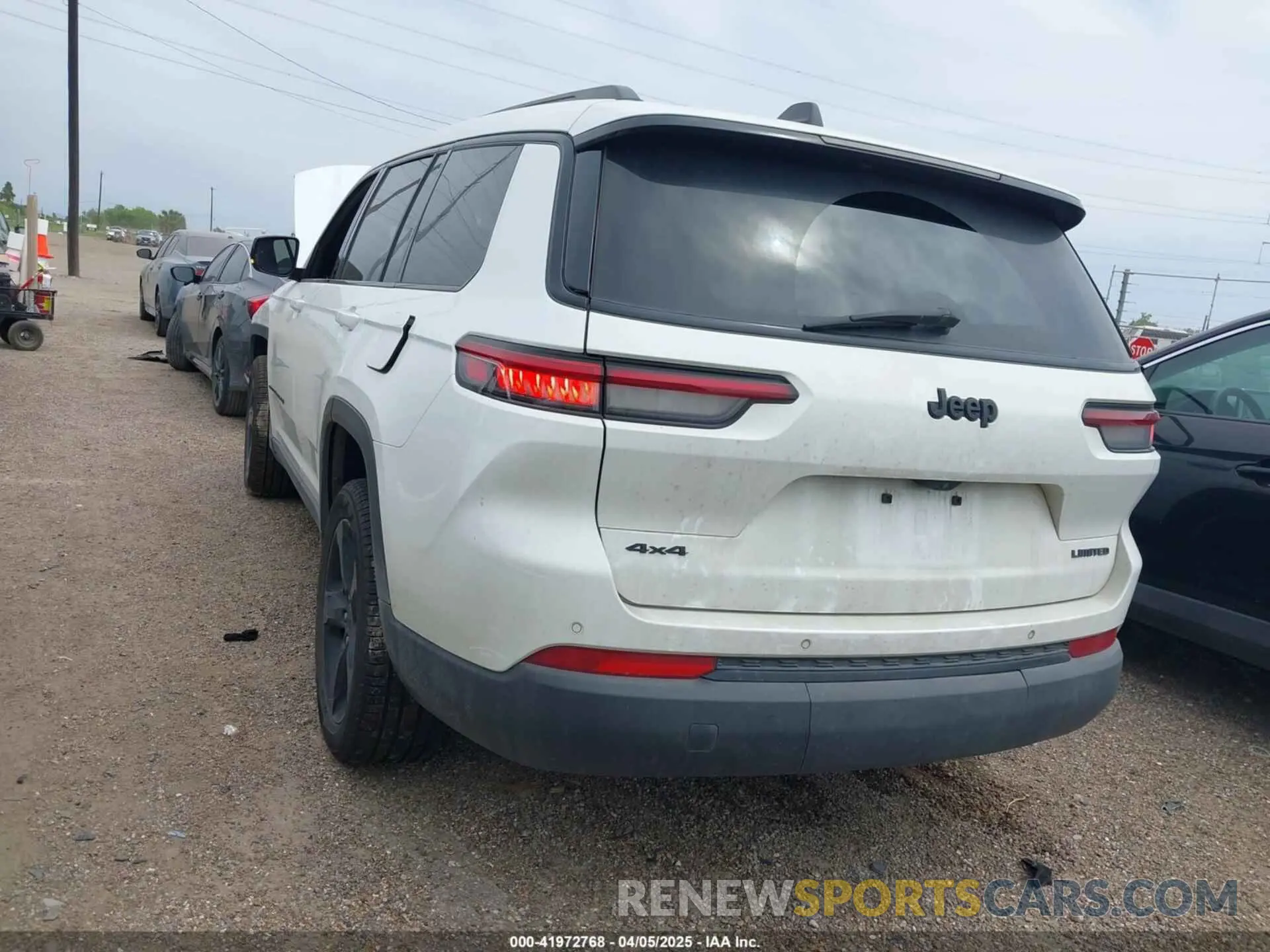 3 Photograph of a damaged car 1C4RJKBGXR8536835 JEEP GRAND CHEROKEE L 2024