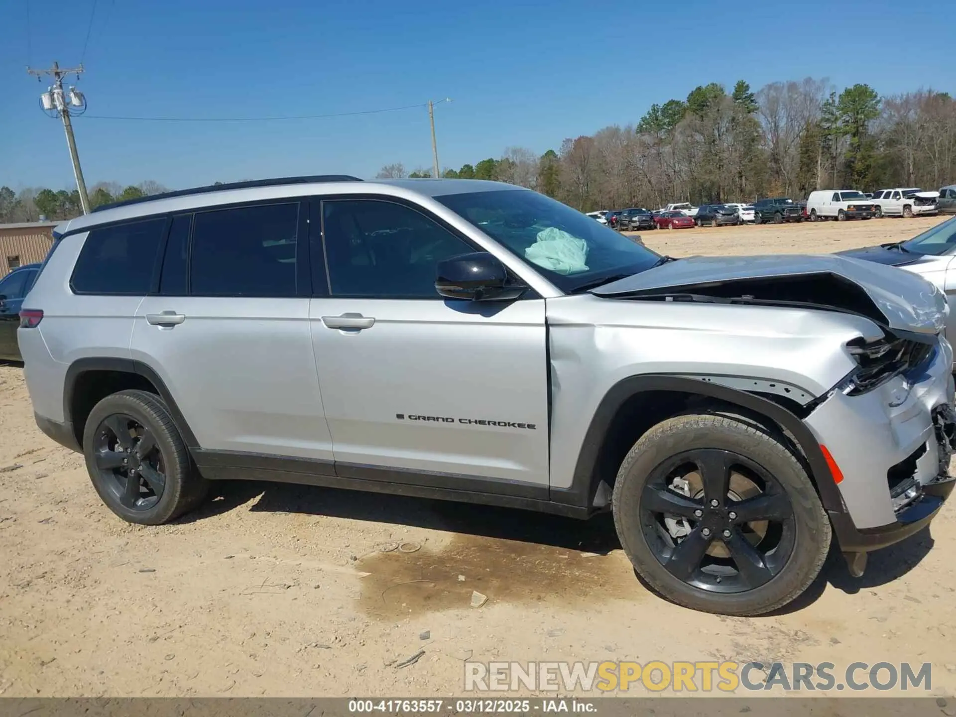 12 Photograph of a damaged car 1C4RJKBGXR8597487 JEEP GRAND CHEROKEE L 2024