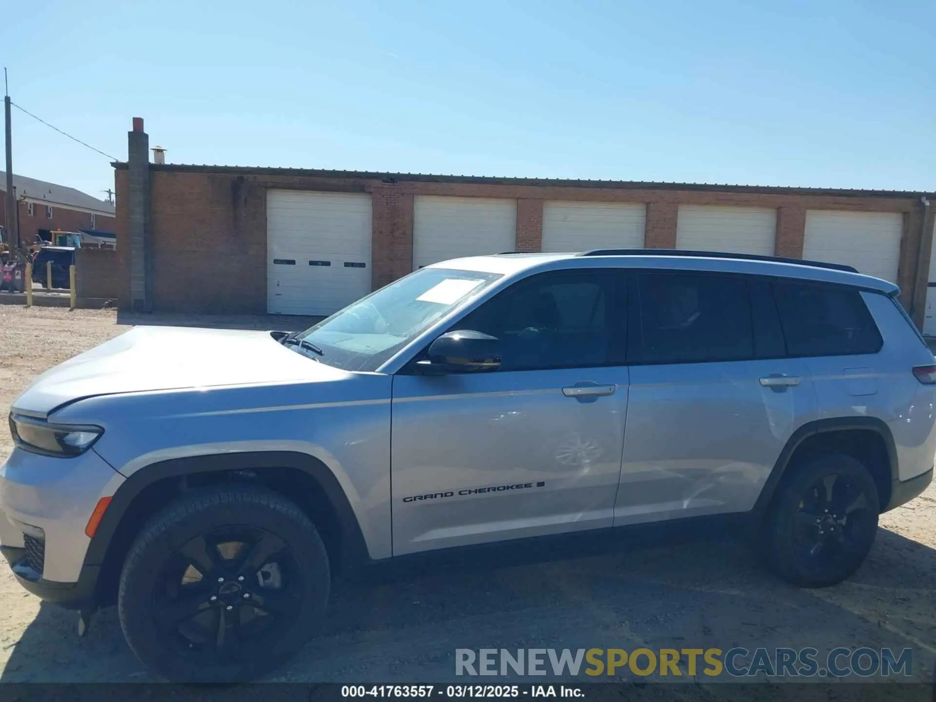 13 Photograph of a damaged car 1C4RJKBGXR8597487 JEEP GRAND CHEROKEE L 2024