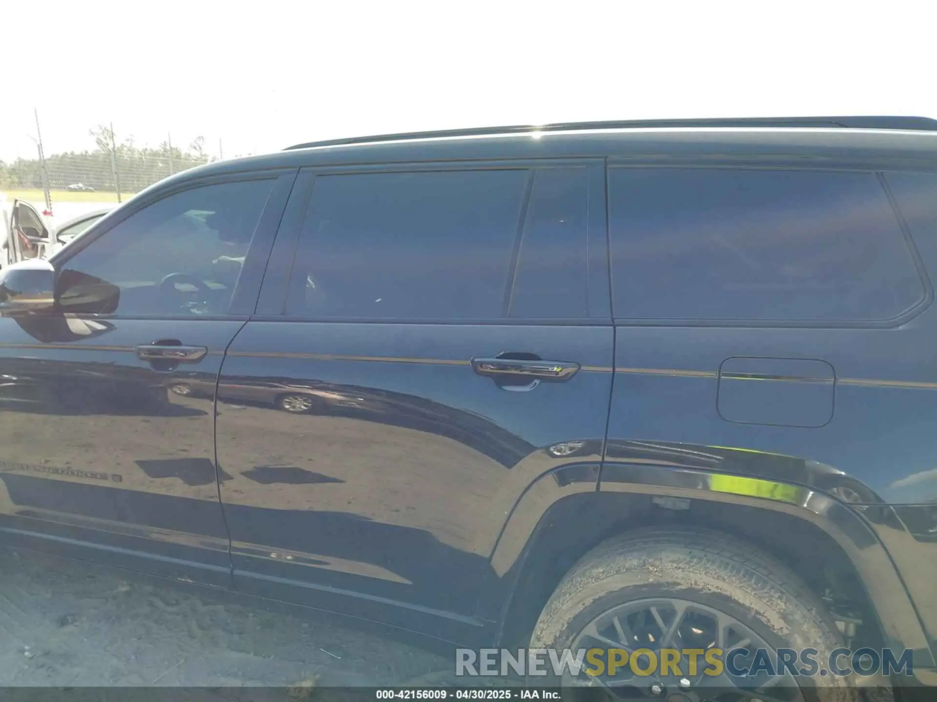 14 Photograph of a damaged car 1C4RJKEG2R8530510 JEEP GRAND CHEROKEE L 2024