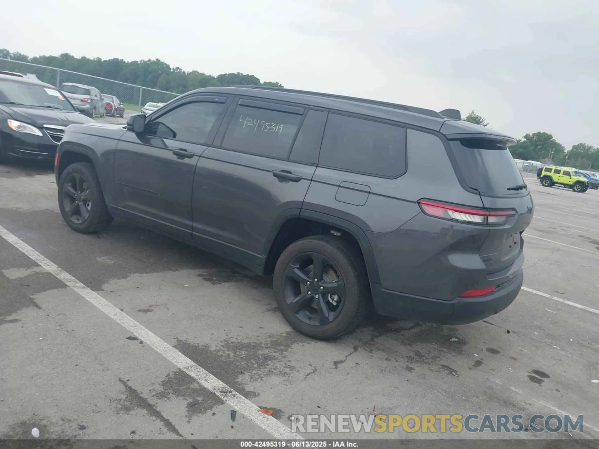 3 Photograph of a damaged car 1C4RJKAG0S8675122 JEEP GRAND CHEROKEE L 2025