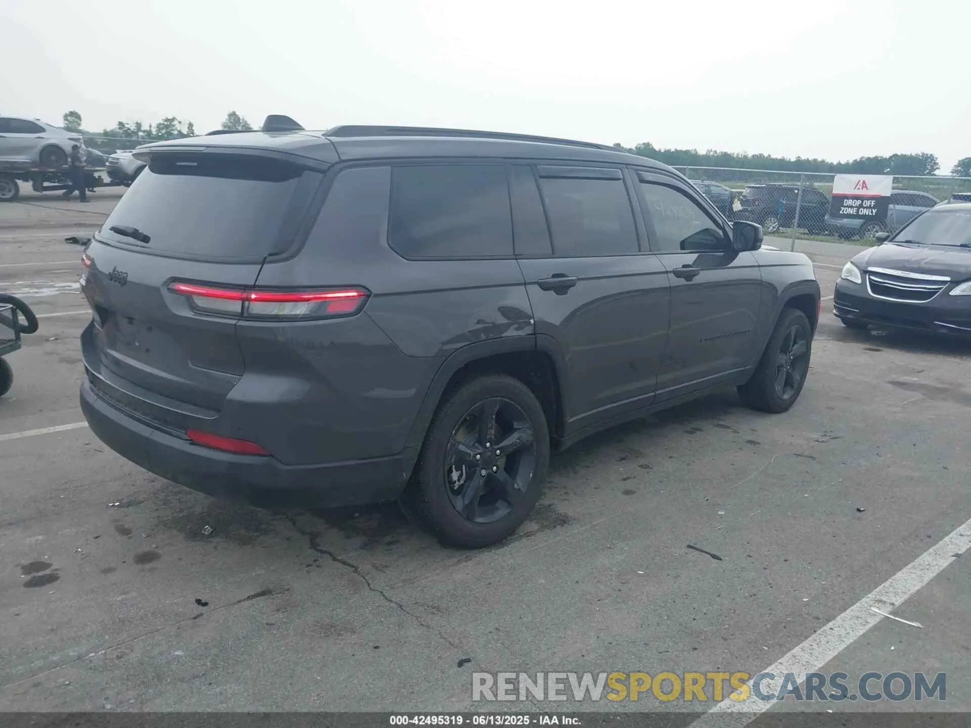 4 Photograph of a damaged car 1C4RJKAG0S8675122 JEEP GRAND CHEROKEE L 2025