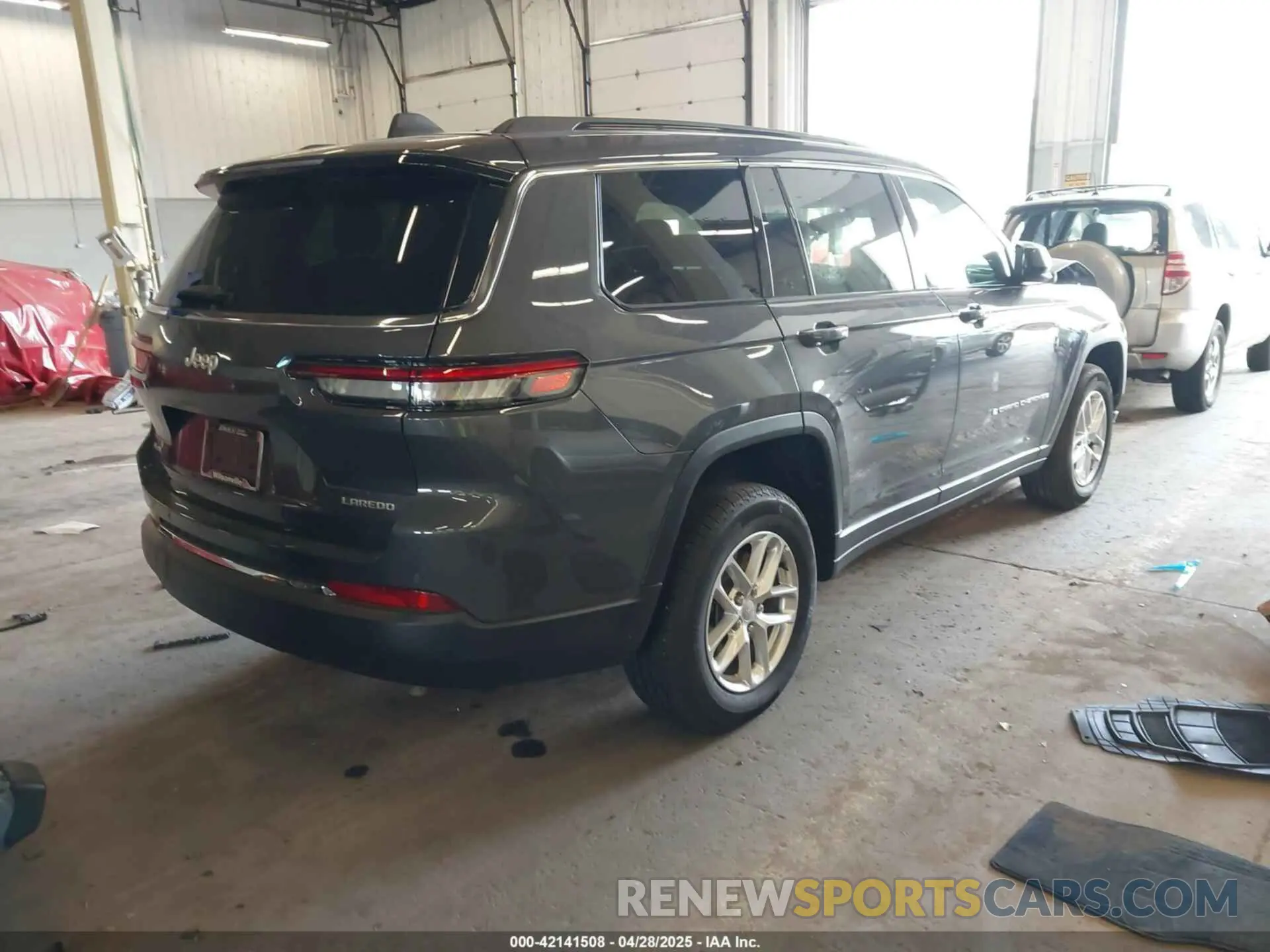 4 Photograph of a damaged car 1C4RJKAG4S8631317 JEEP GRAND CHEROKEE L 2025