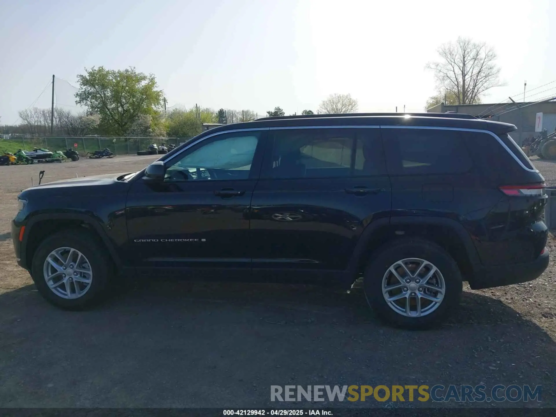 14 Photograph of a damaged car 1C4RJKAG5S8665167 JEEP GRAND CHEROKEE L 2025