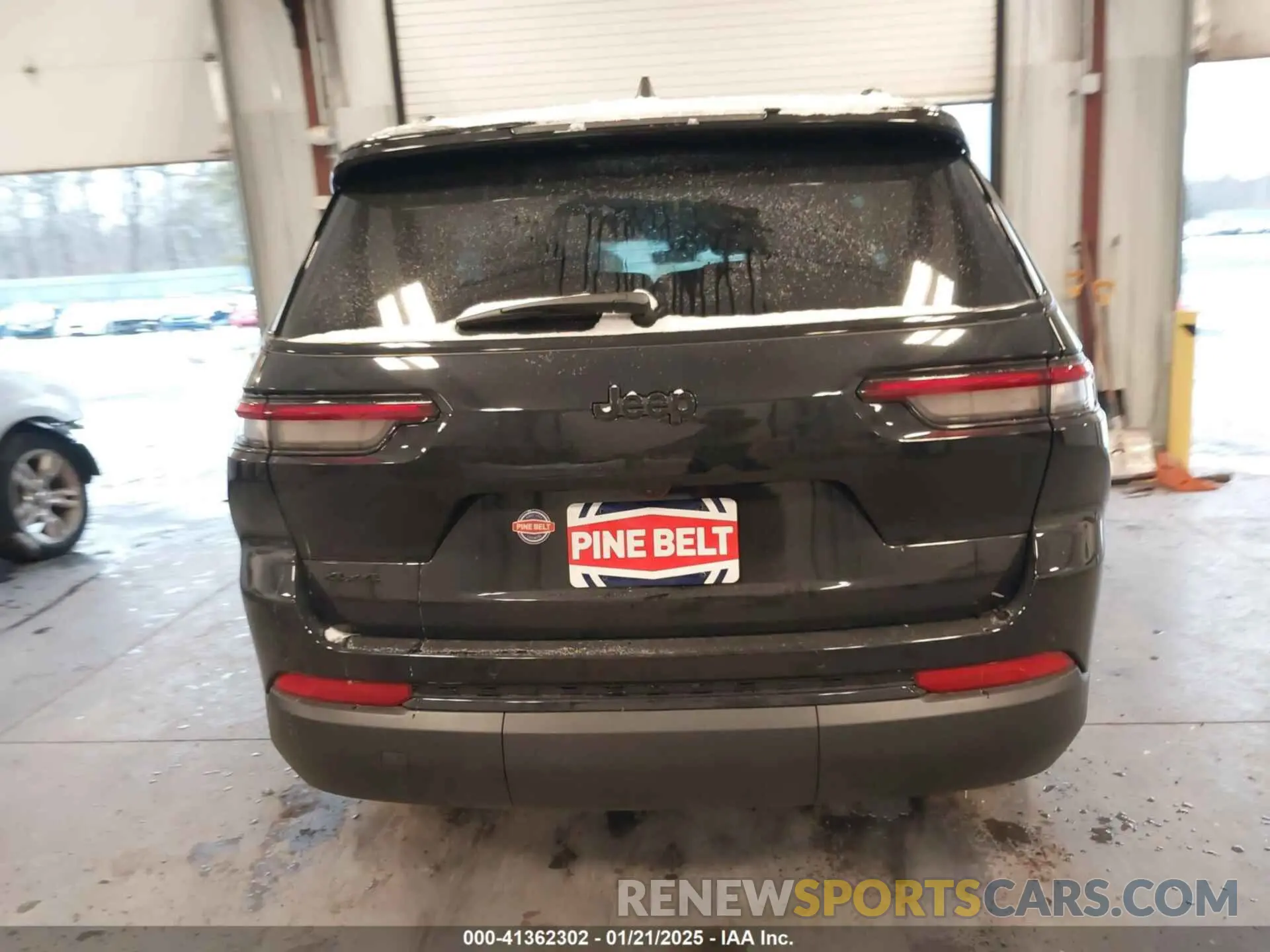 16 Photograph of a damaged car 1C4RJKAG8S8639615 JEEP GRAND CHEROKEE L 2025