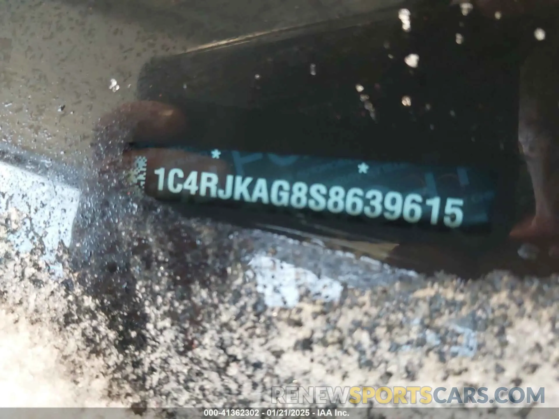 9 Photograph of a damaged car 1C4RJKAG8S8639615 JEEP GRAND CHEROKEE L 2025