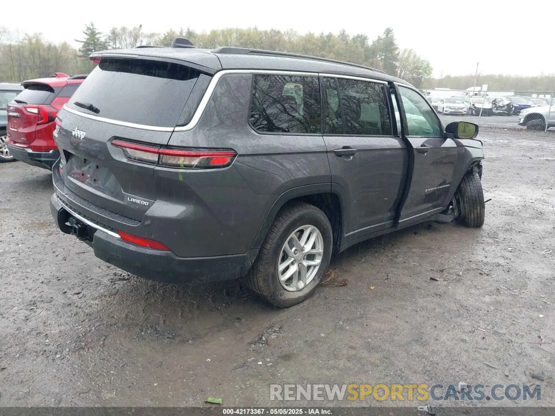 4 Photograph of a damaged car 1C4RJKAG8S8684408 JEEP GRAND CHEROKEE L 2025