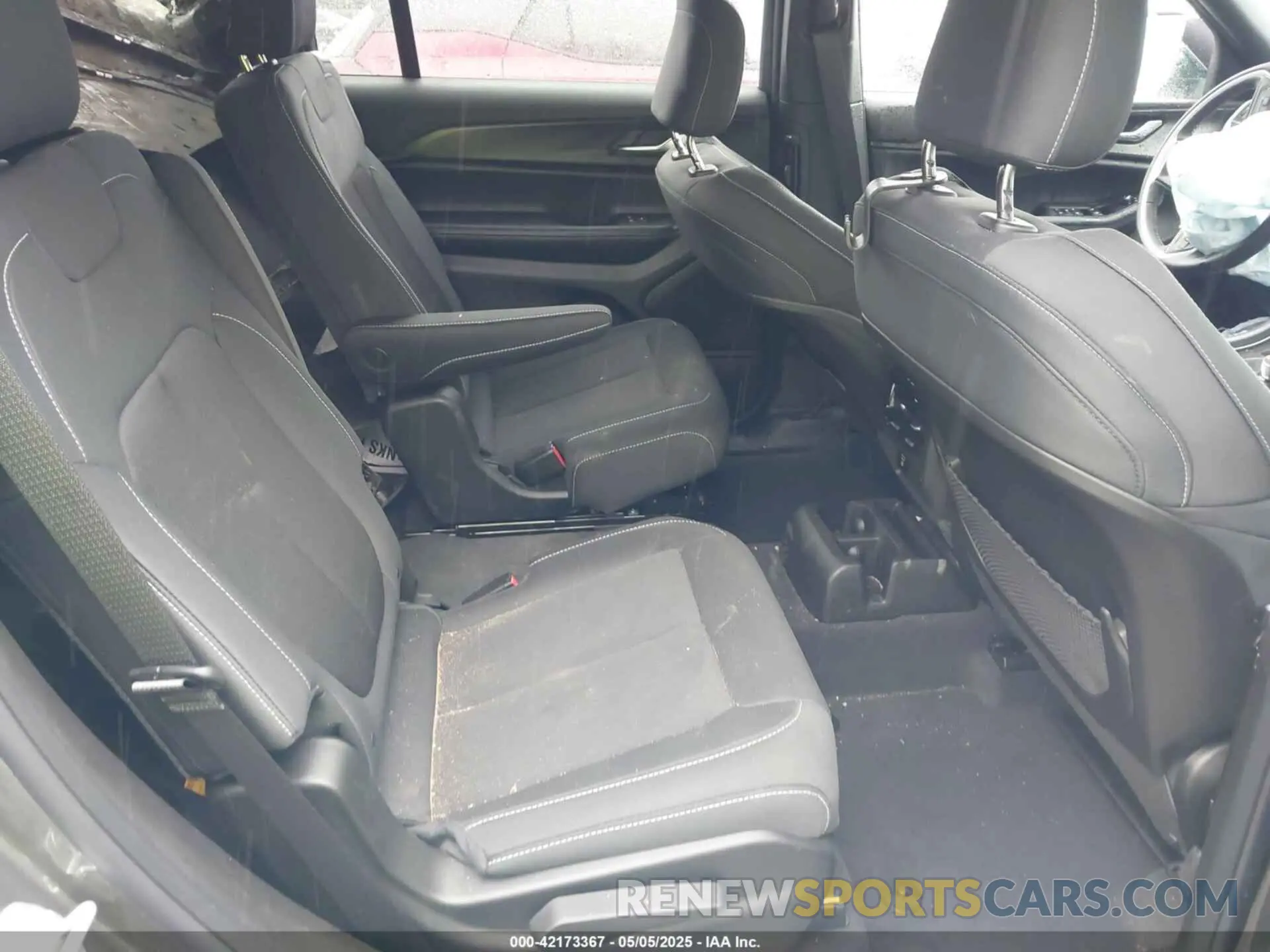 8 Photograph of a damaged car 1C4RJKAG8S8684408 JEEP GRAND CHEROKEE L 2025